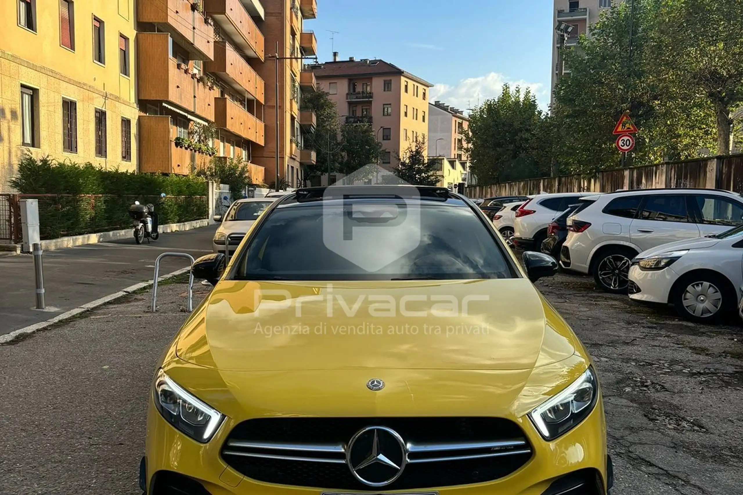 Mercedes-Benz - A 35 AMG