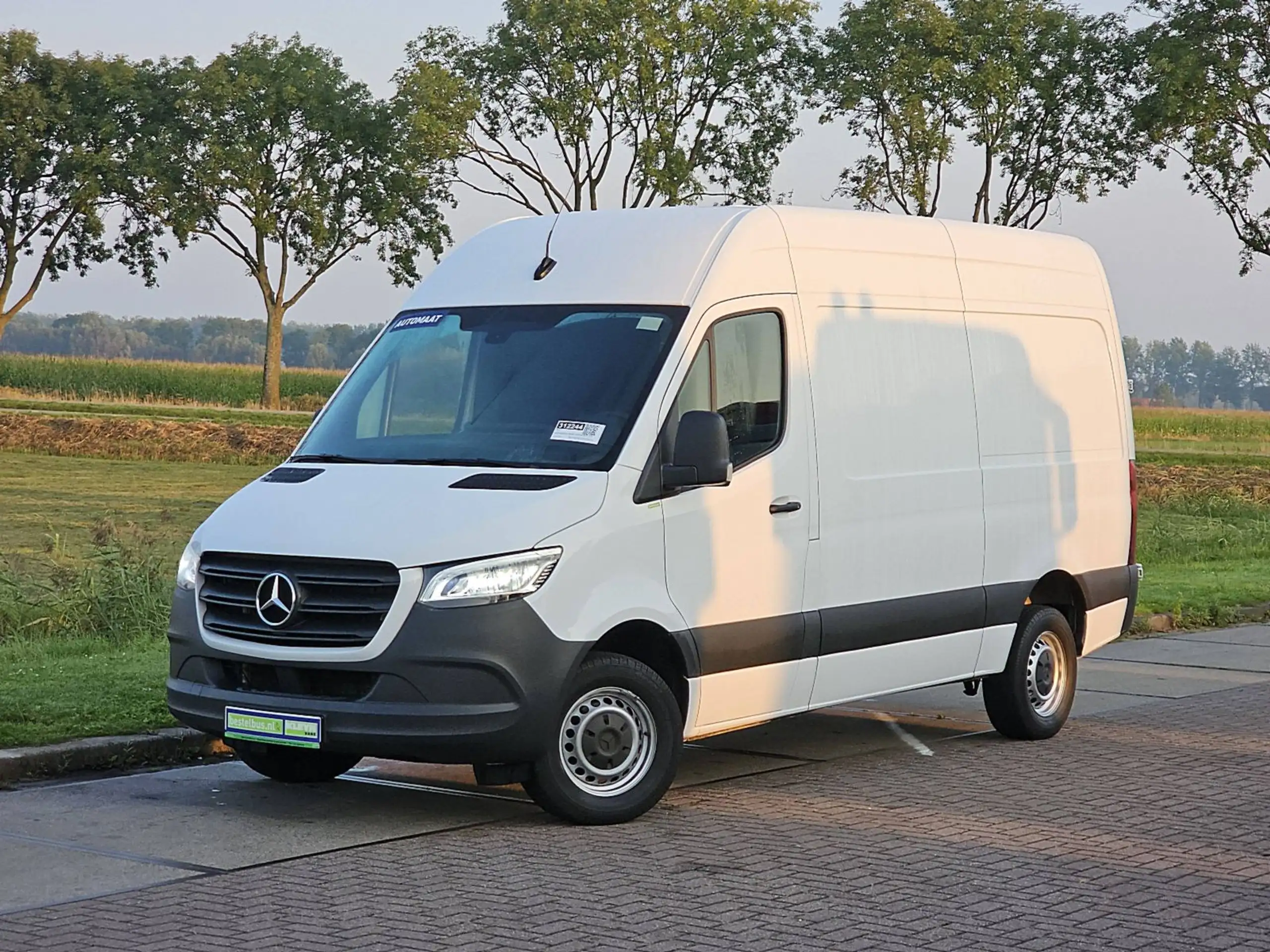 Mercedes-Benz - Sprinter