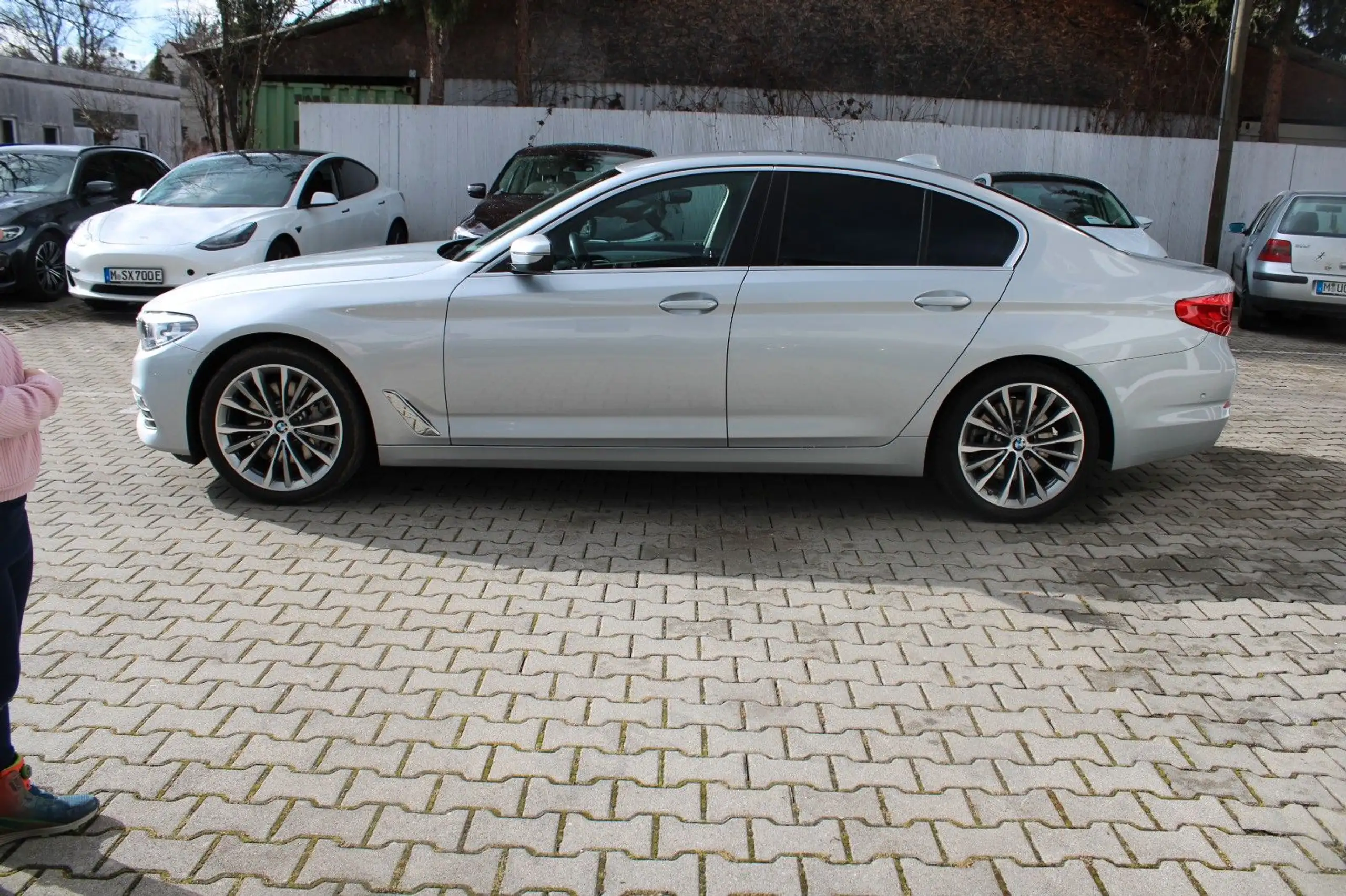 BMW - 530