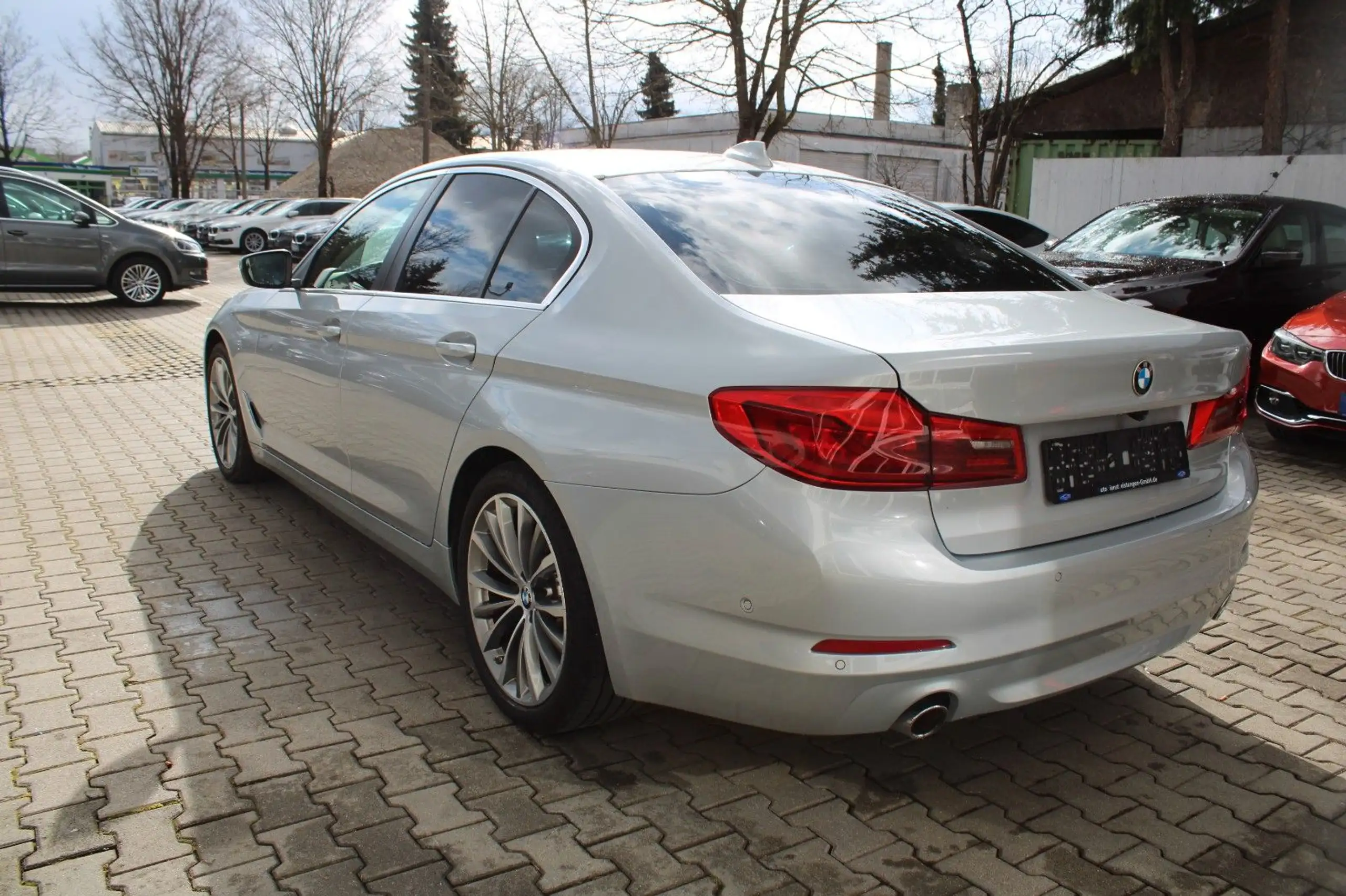 BMW - 530