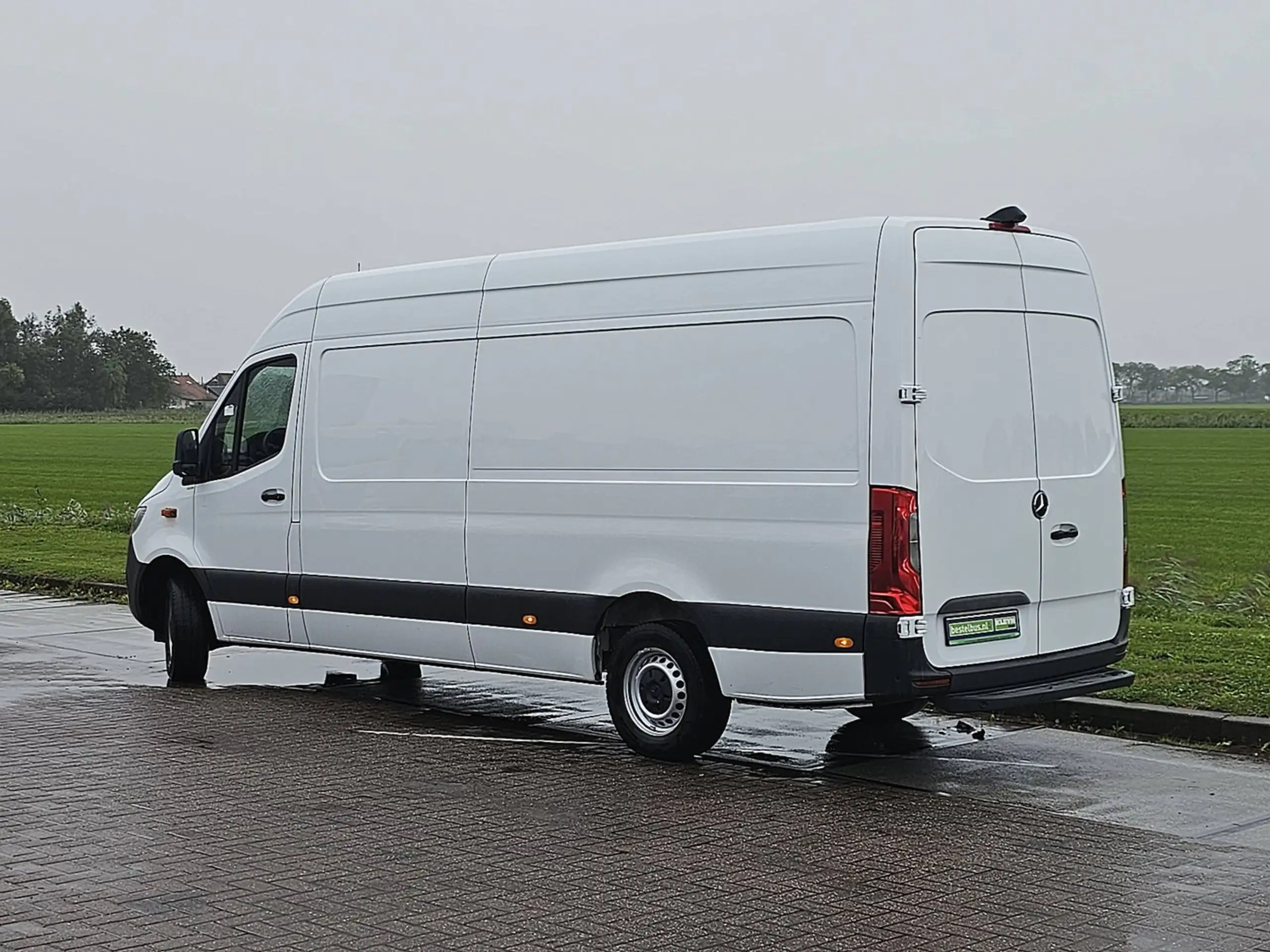 Mercedes-Benz - Sprinter