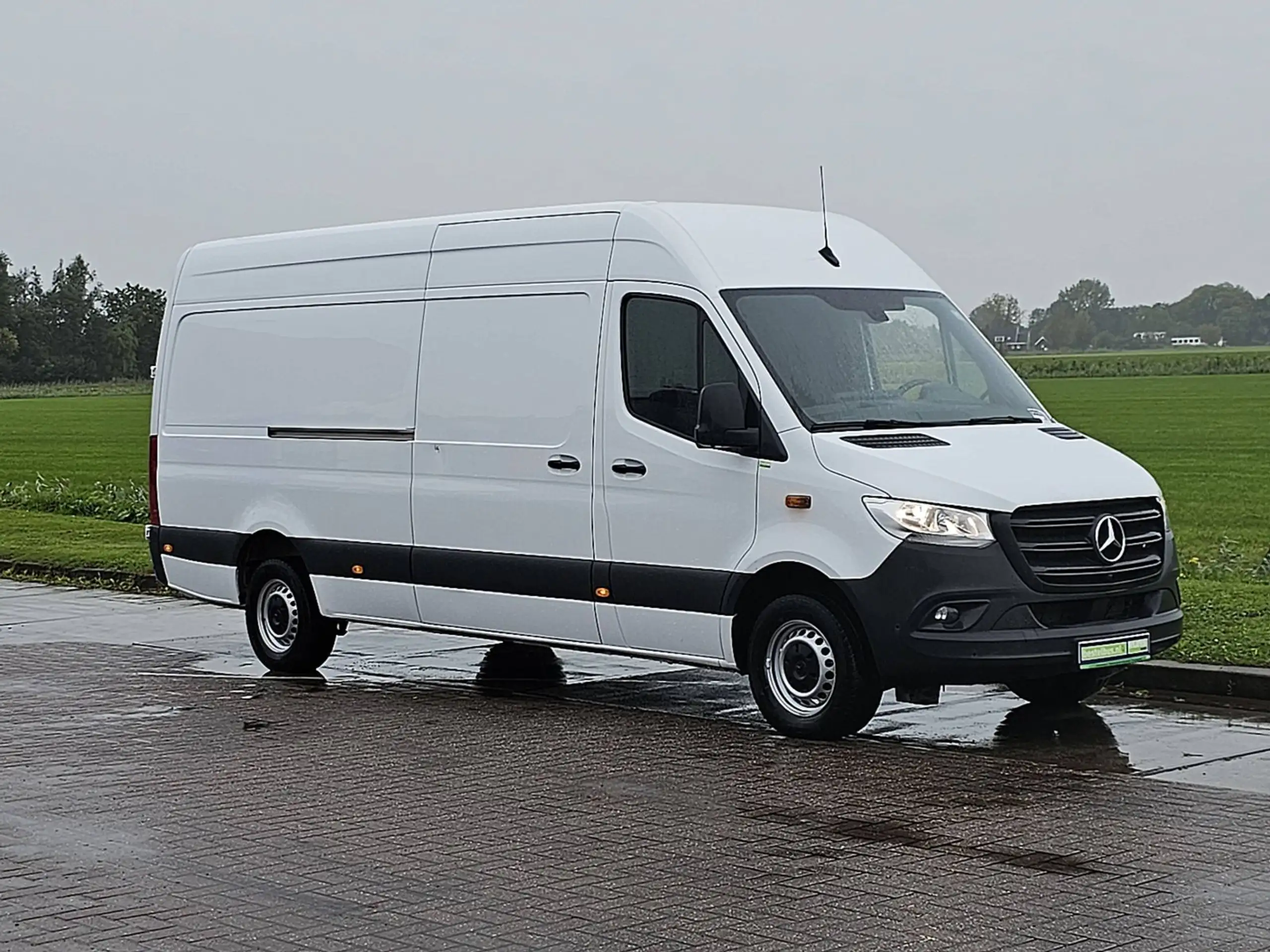 Mercedes-Benz - Sprinter