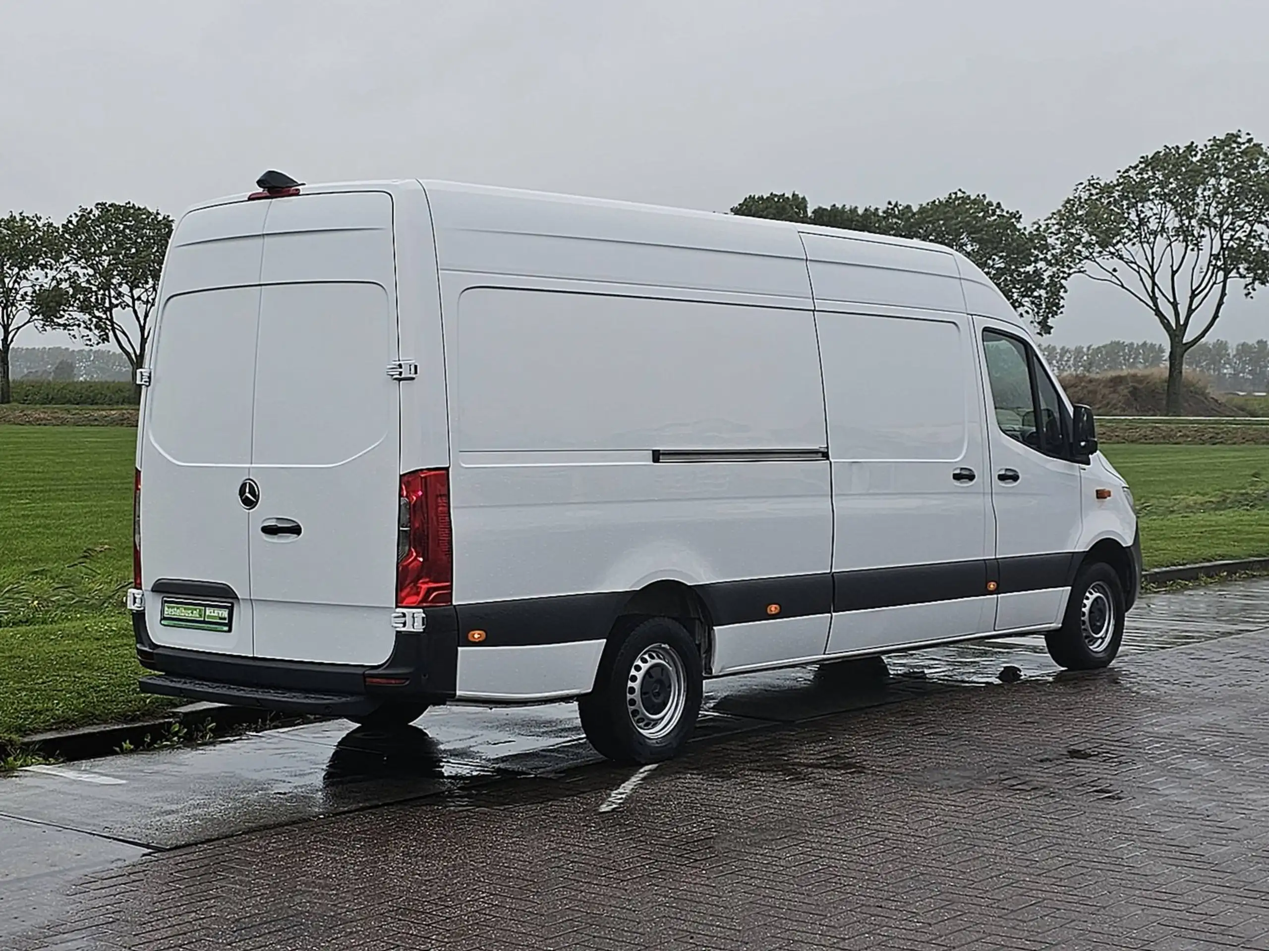 Mercedes-Benz - Sprinter