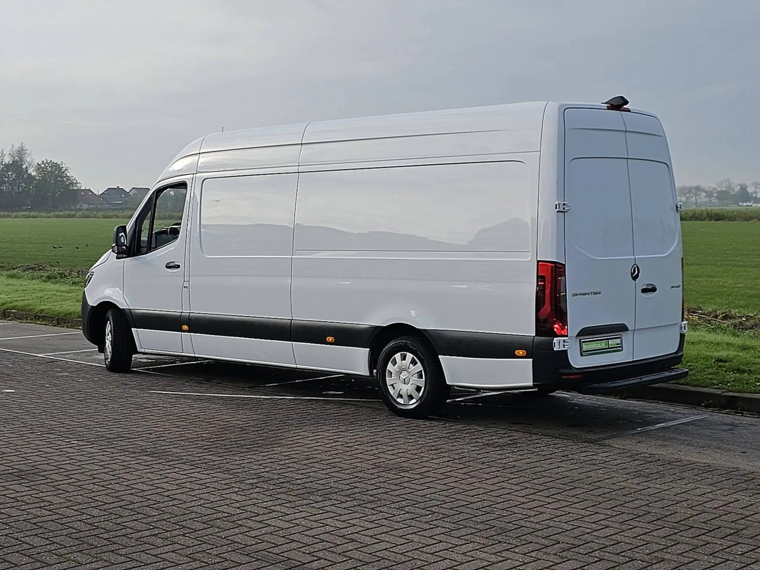 Mercedes-Benz - Sprinter