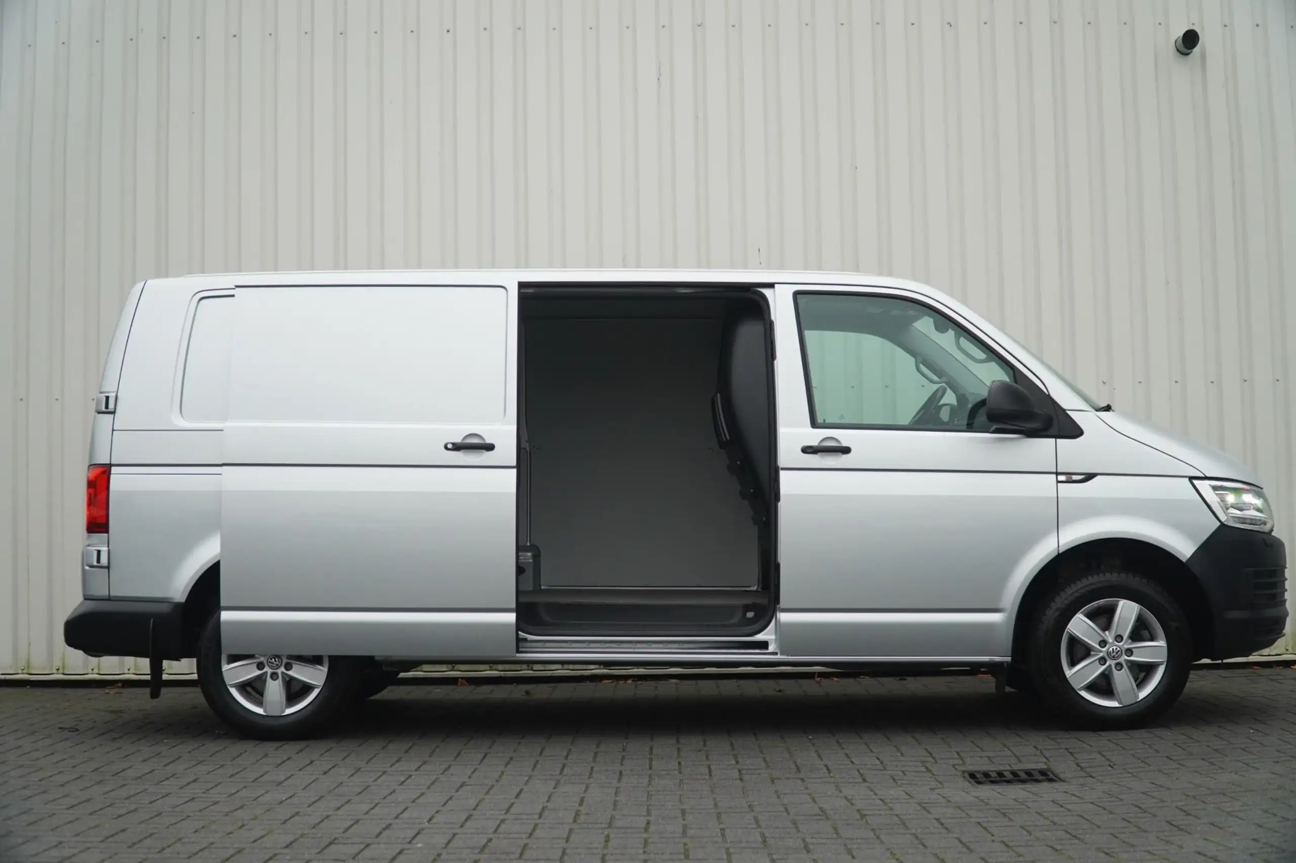 Volkswagen - T6.1 Transporter