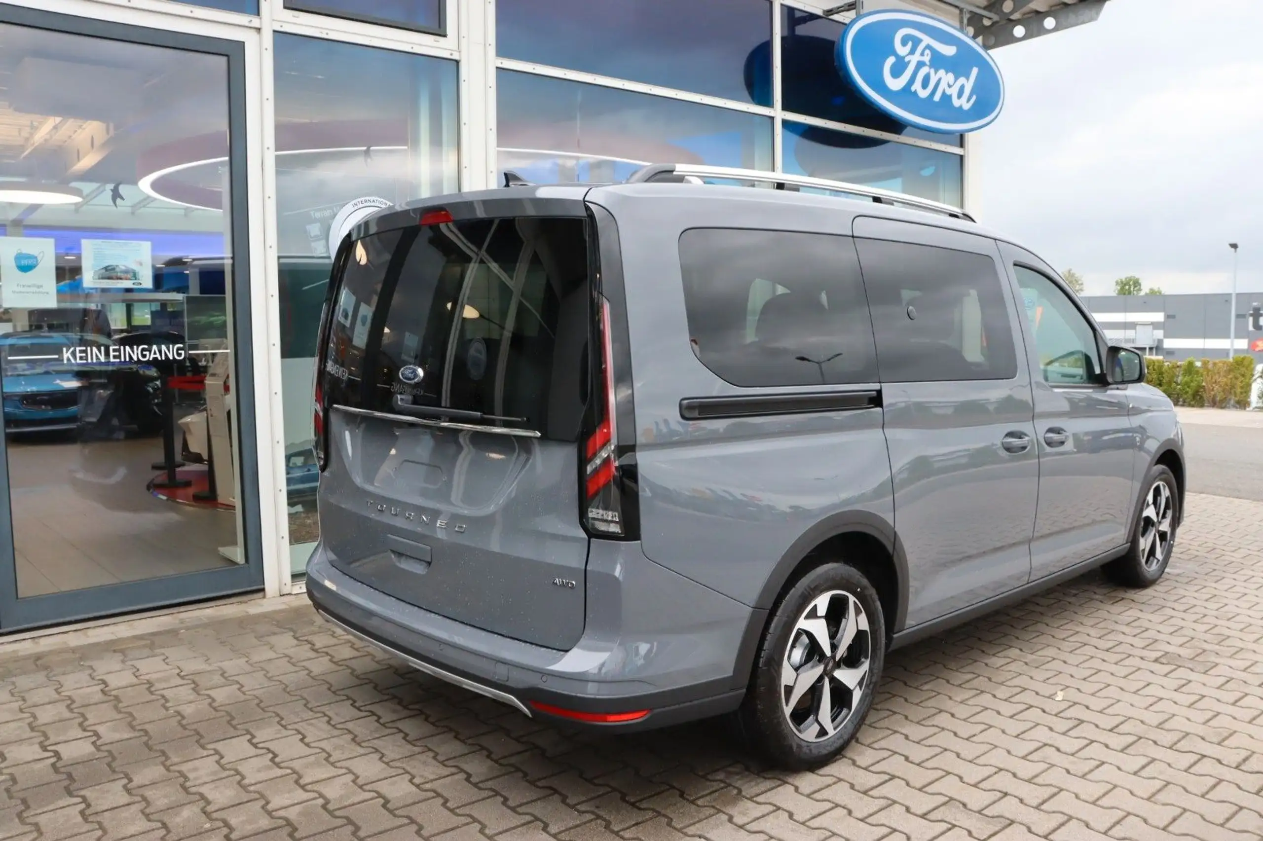 Ford - Grand Tourneo