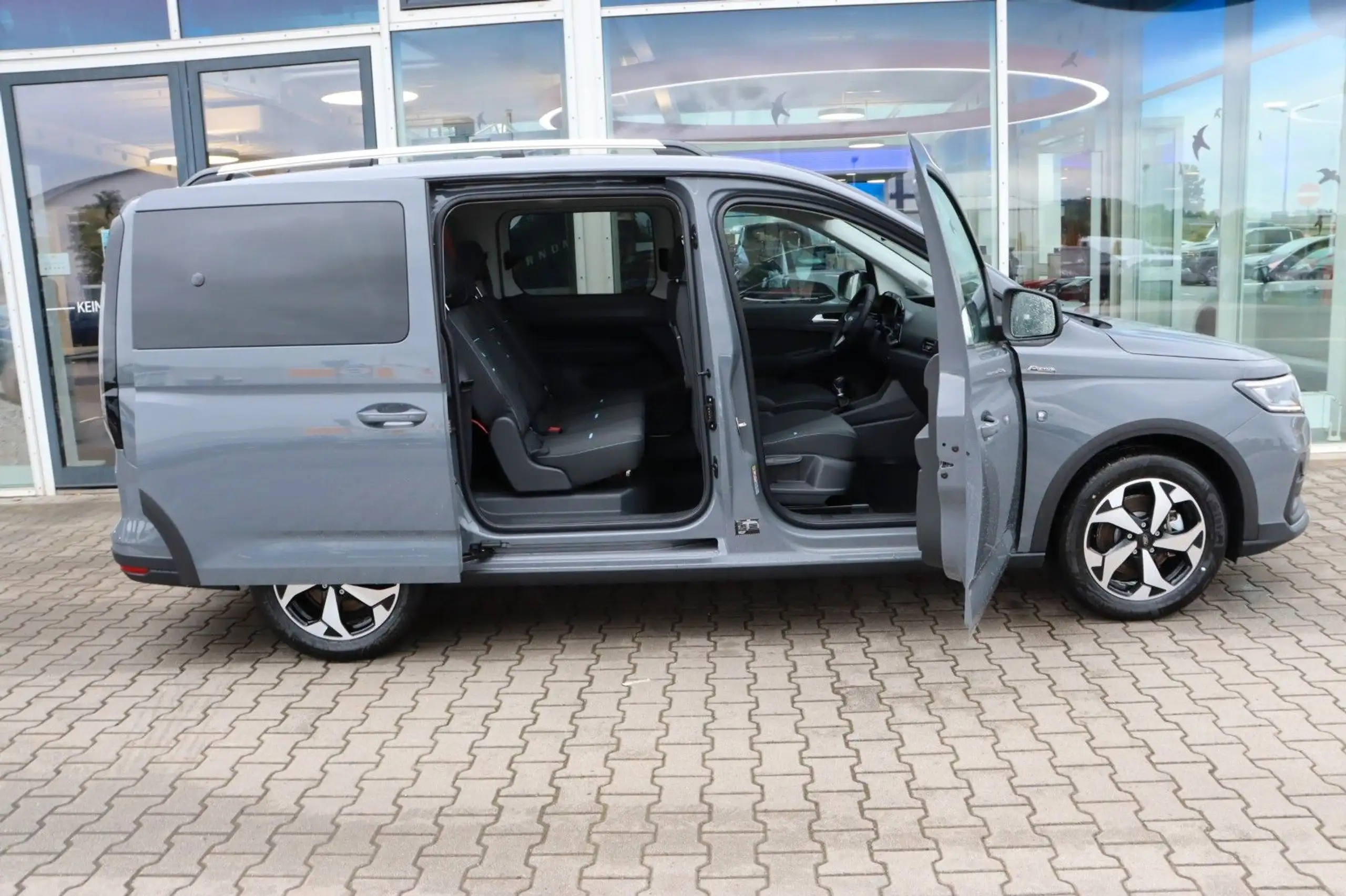 Ford - Grand Tourneo