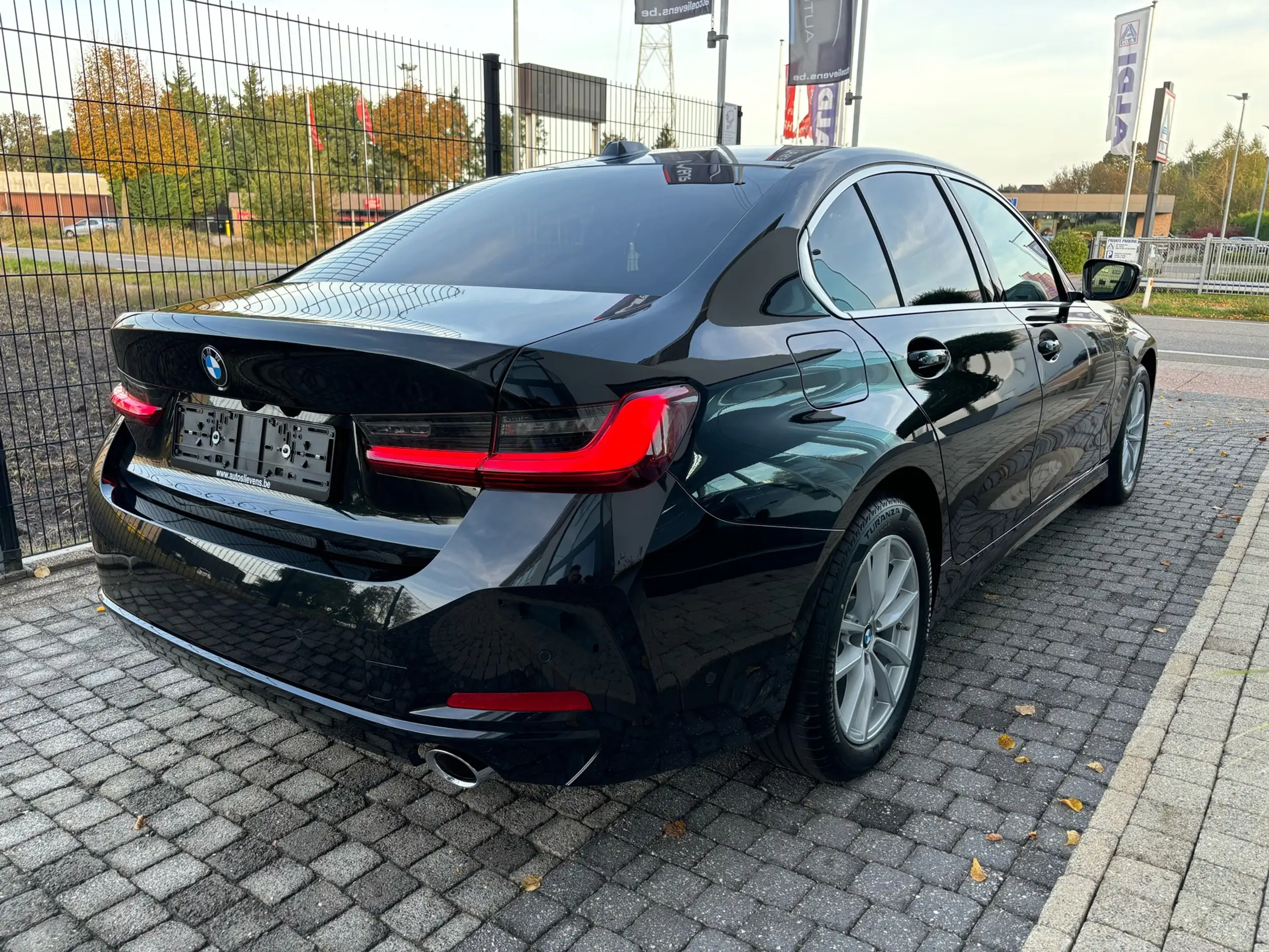 BMW - 318