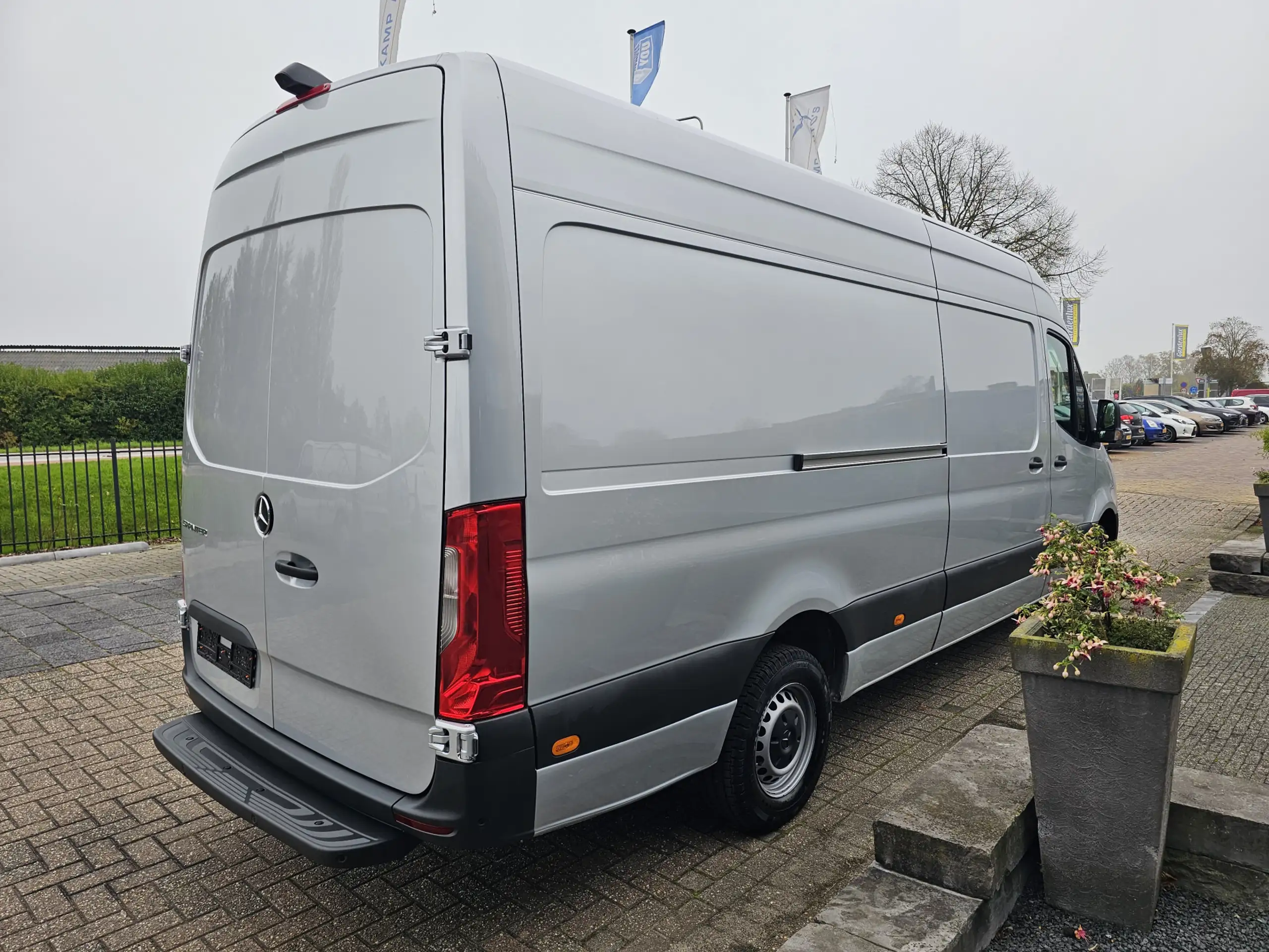 Mercedes-Benz - Sprinter