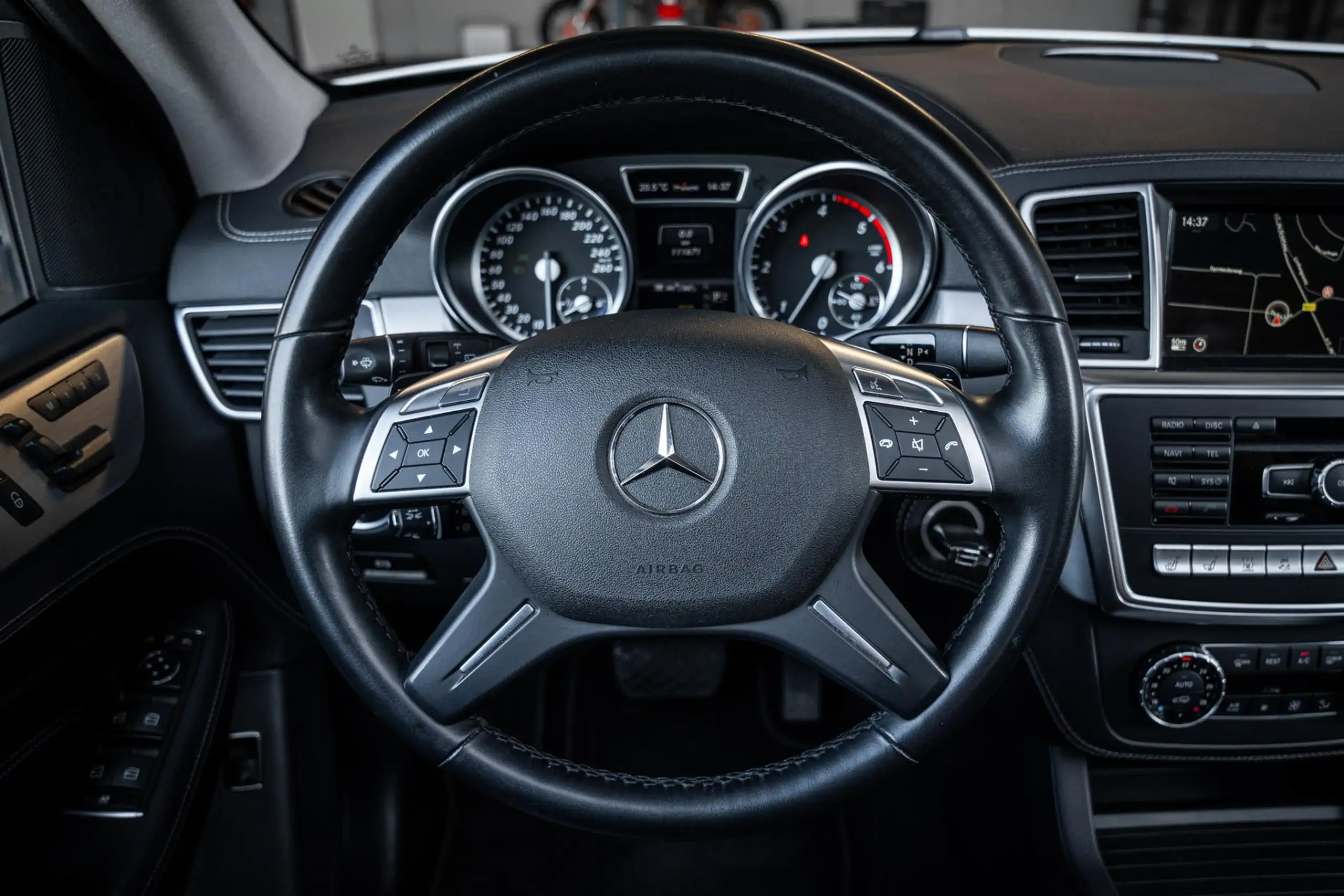 Mercedes-Benz - ML 350