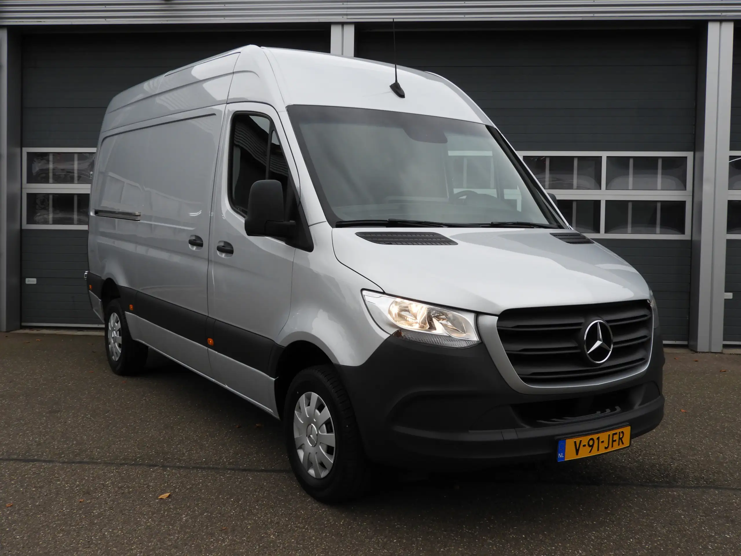 Mercedes-Benz - Sprinter