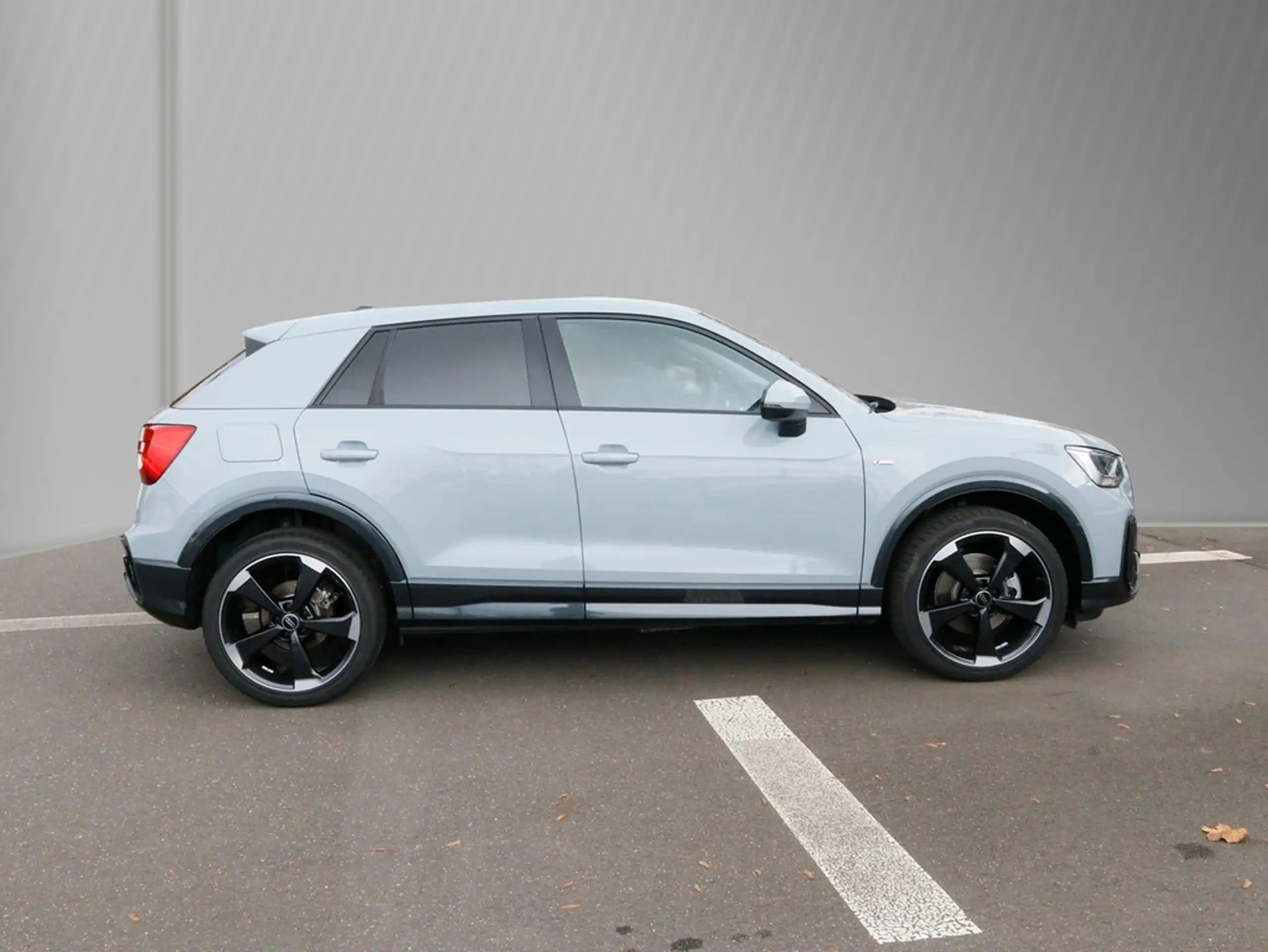 Audi - Q2