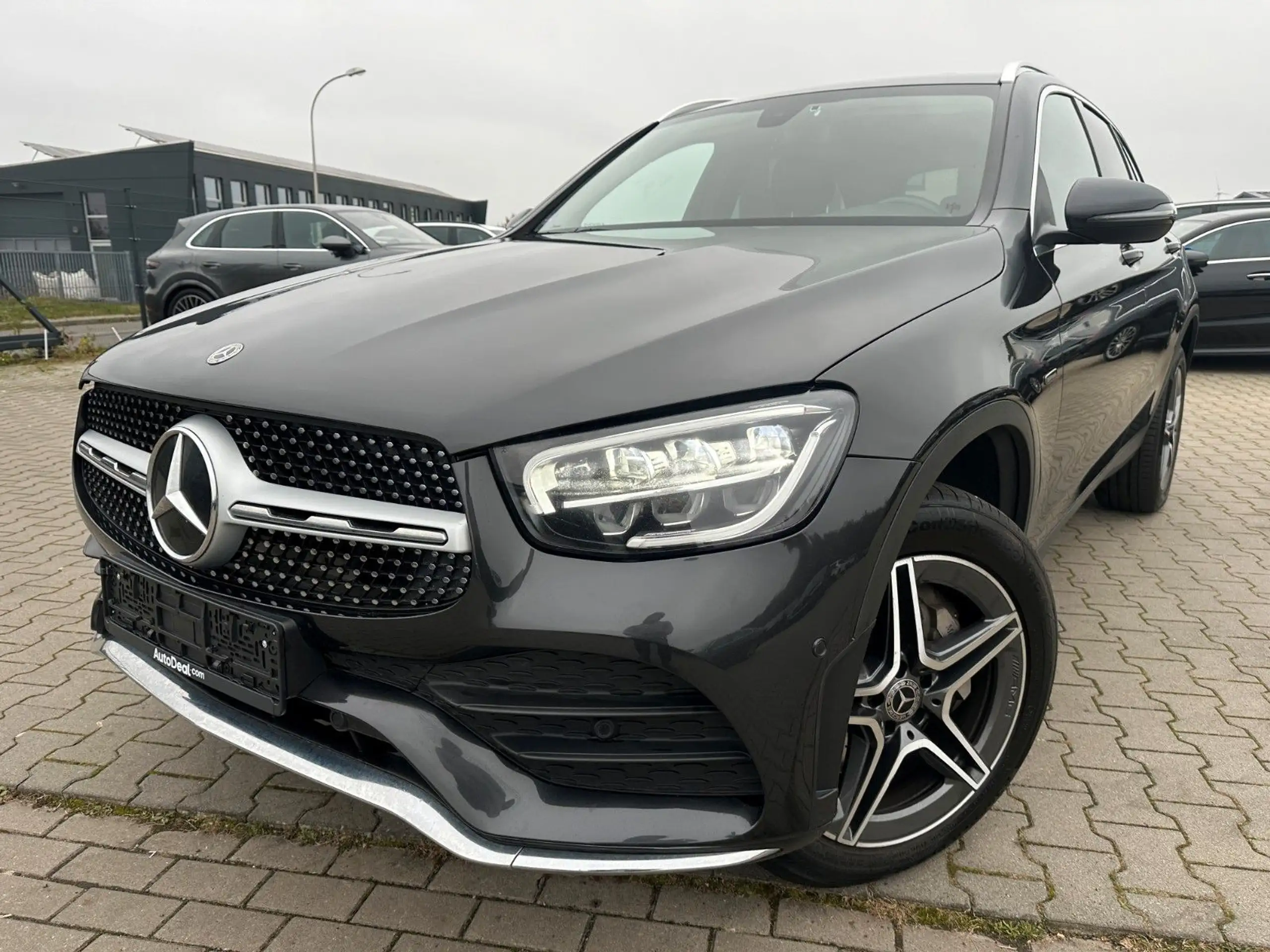 Mercedes-Benz - GLC 300