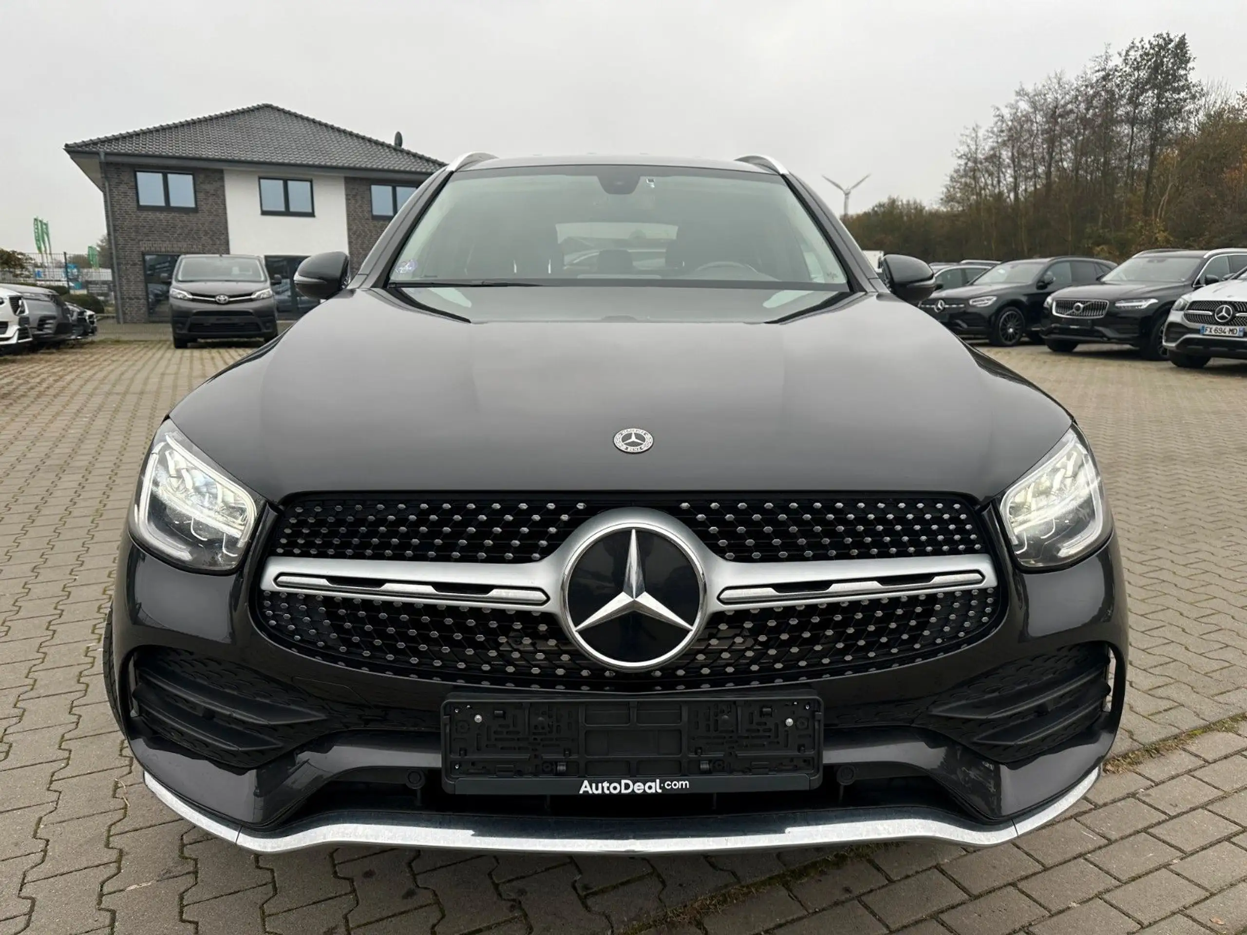 Mercedes-Benz - GLC 300