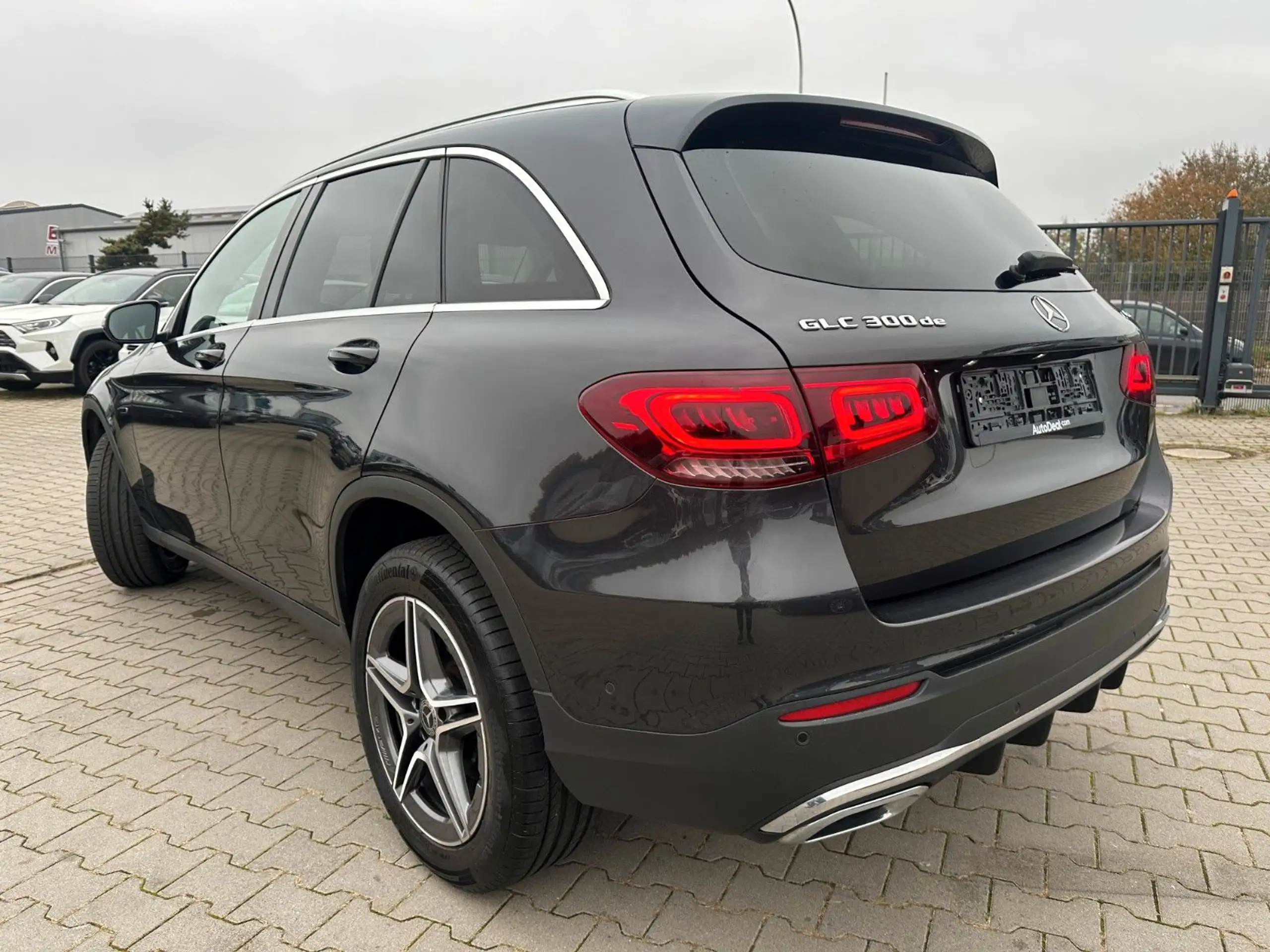 Mercedes-Benz - GLC 300