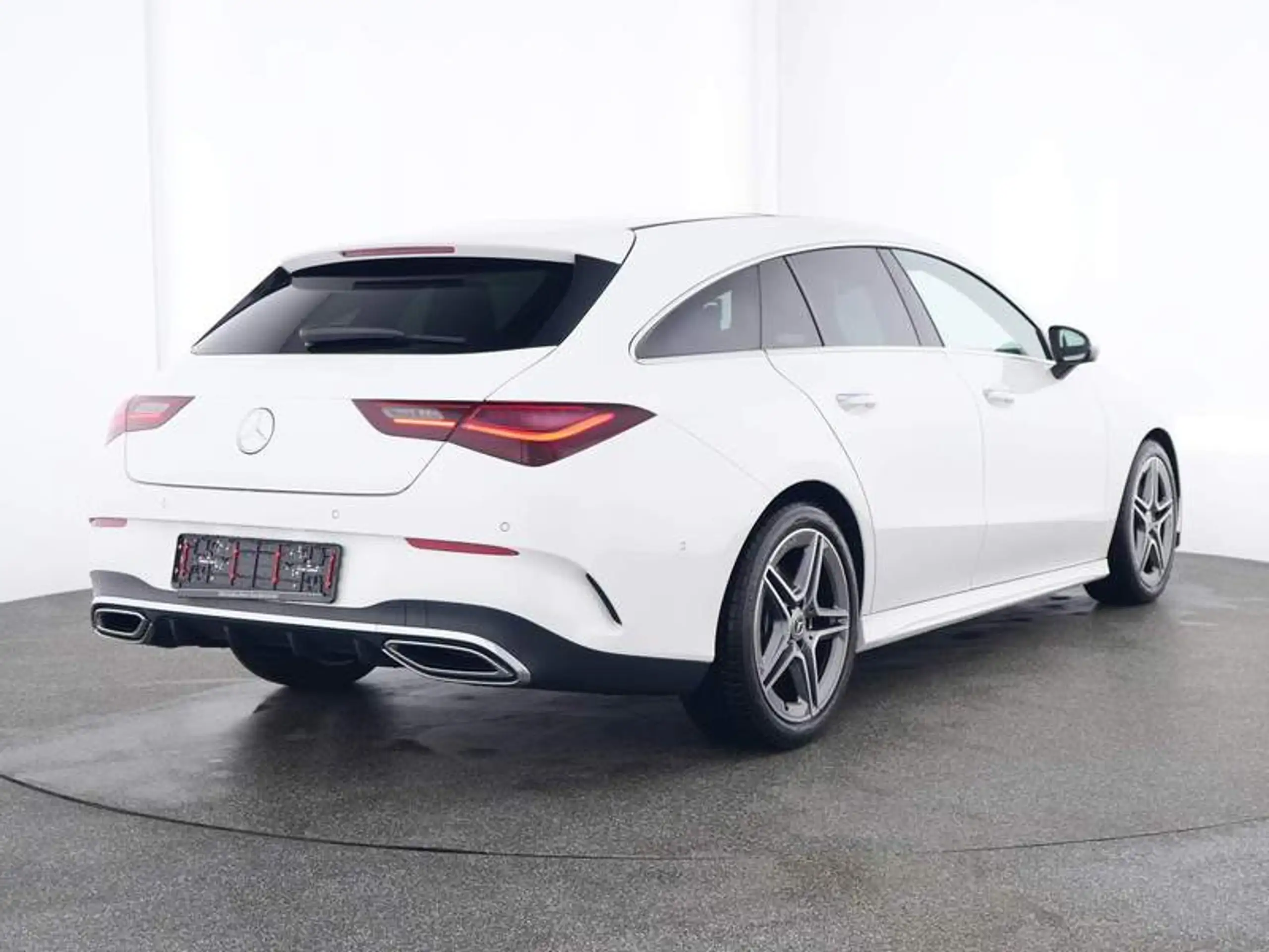 Mercedes-Benz - CLA 200