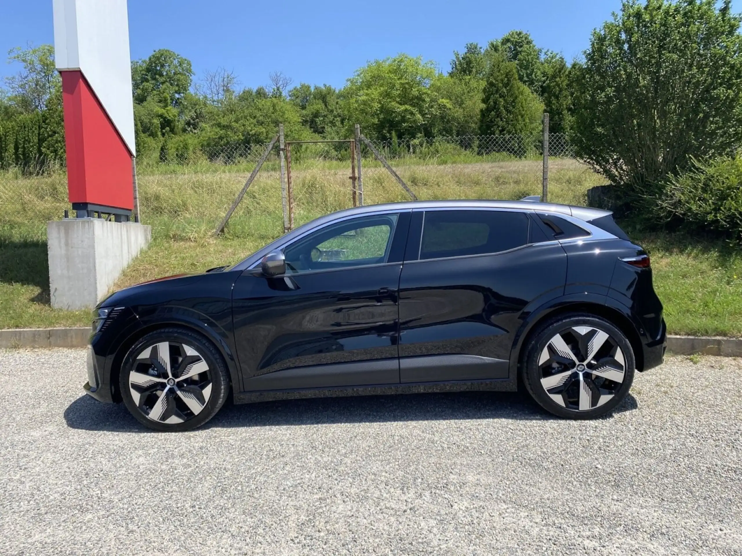 Renault - Megane E-Tech