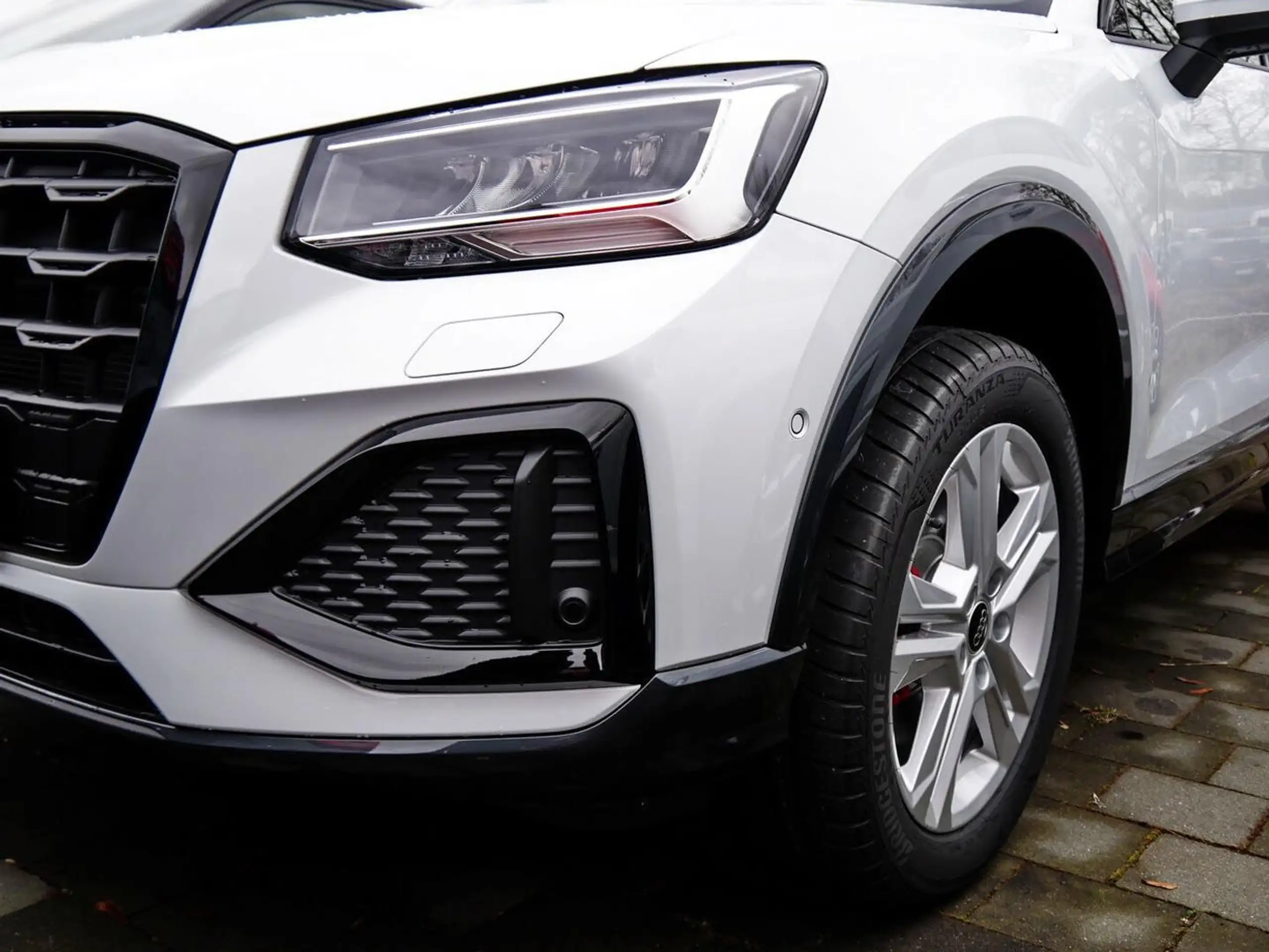 Audi - Q2