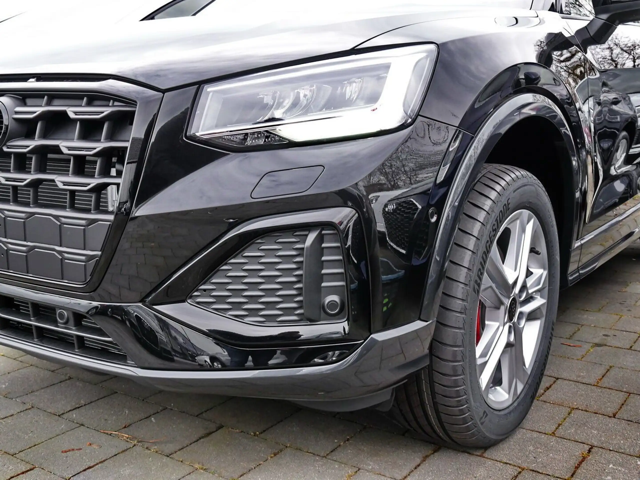 Audi - Q2