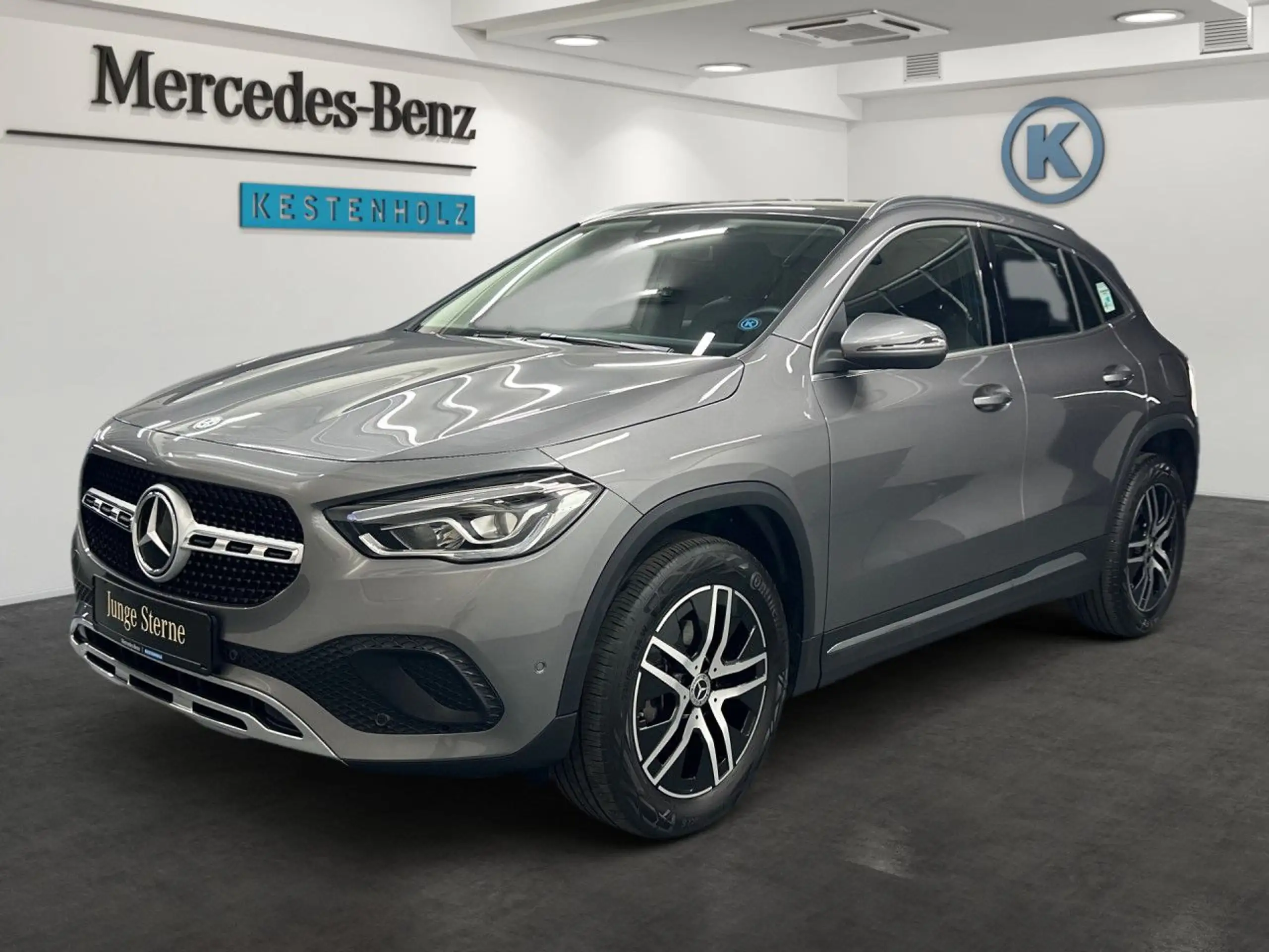 Mercedes-Benz - GLA 180