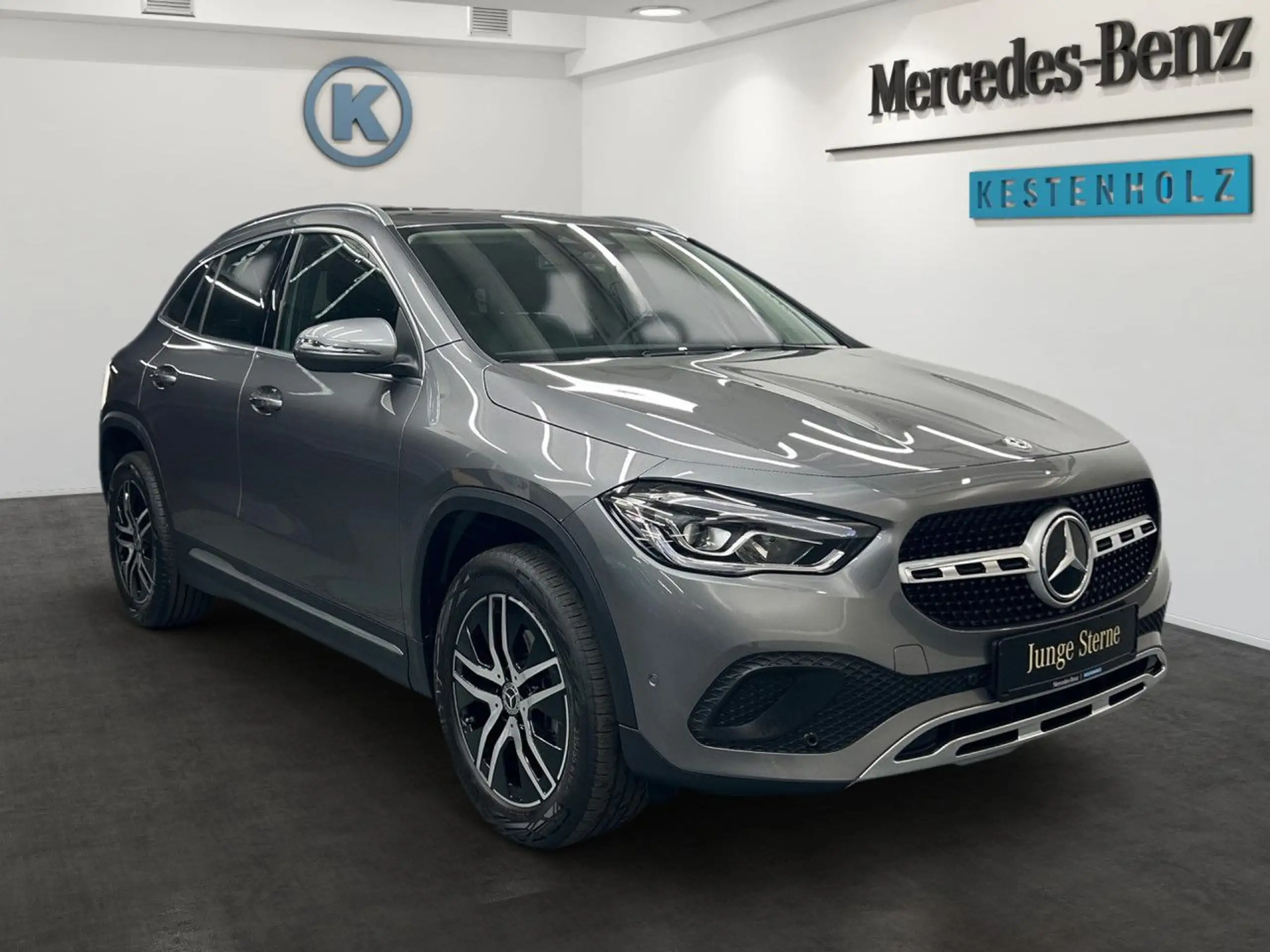 Mercedes-Benz - GLA 180