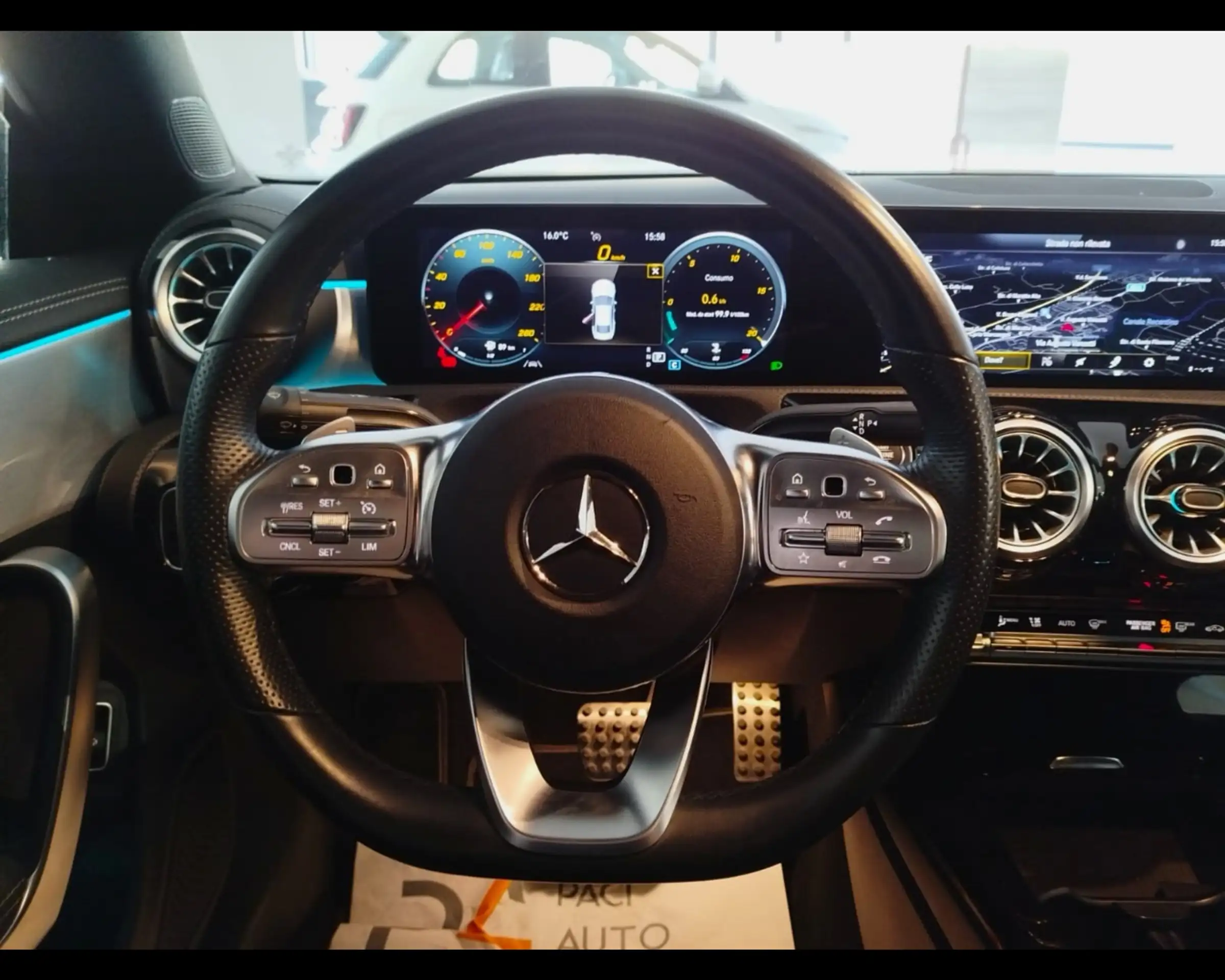 Mercedes-Benz - CLA 200