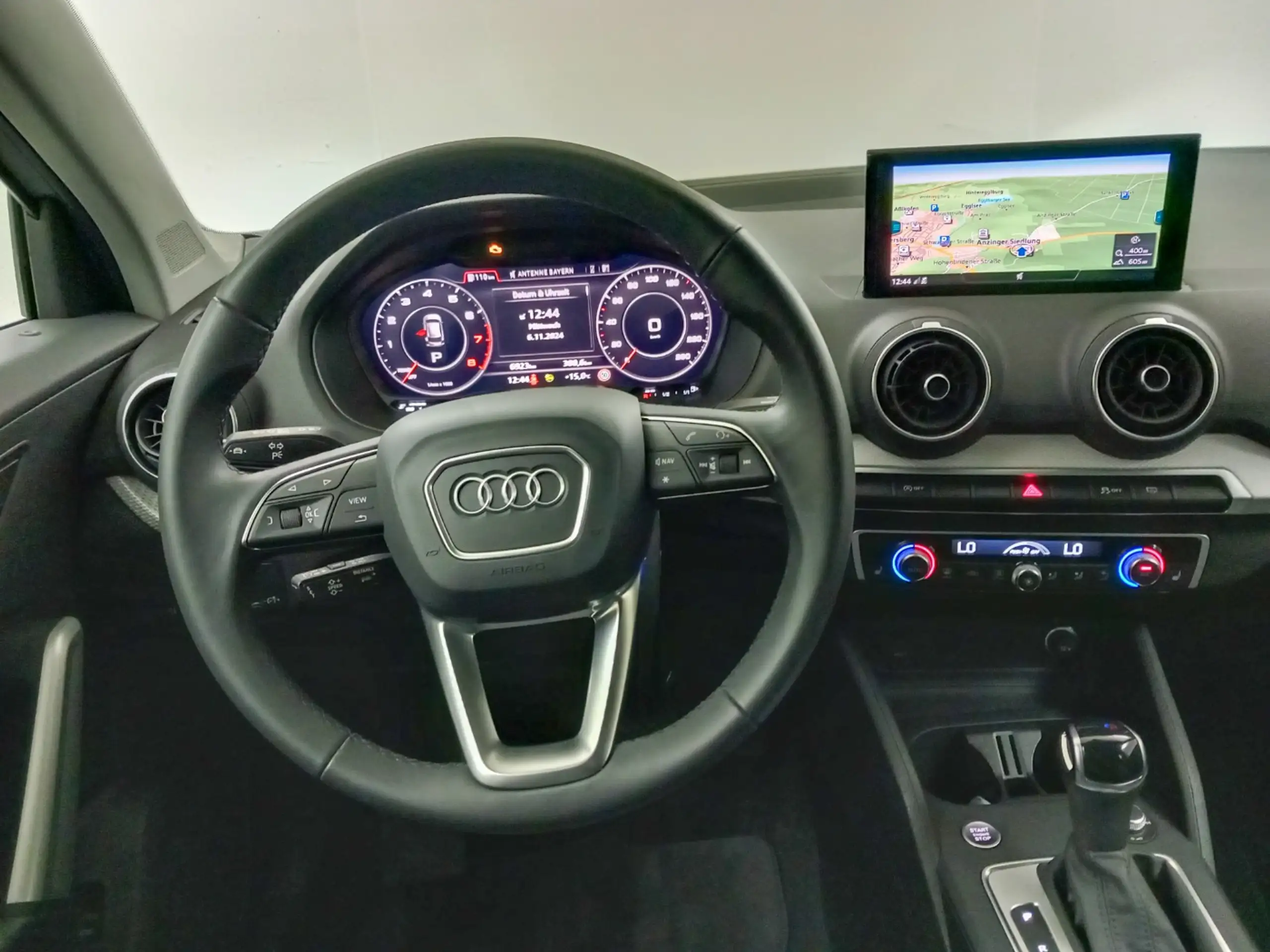 Audi - Q2