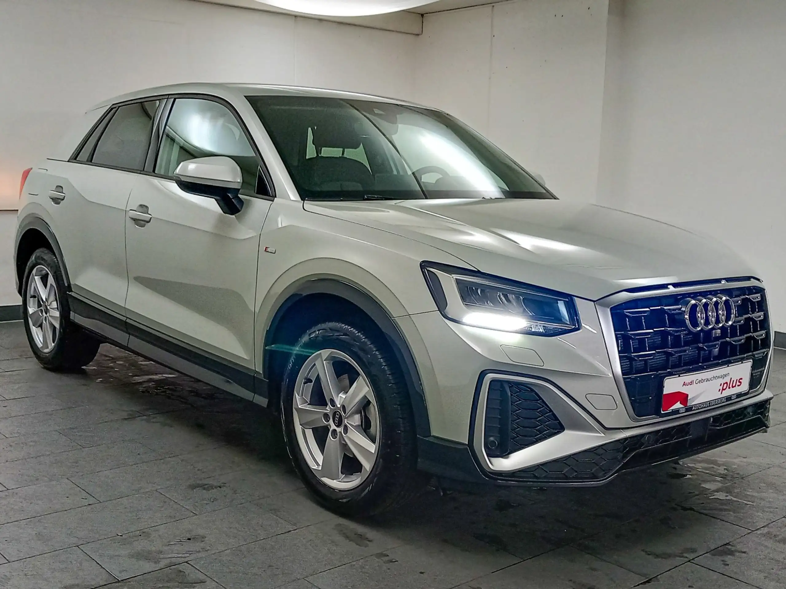 Audi - Q2