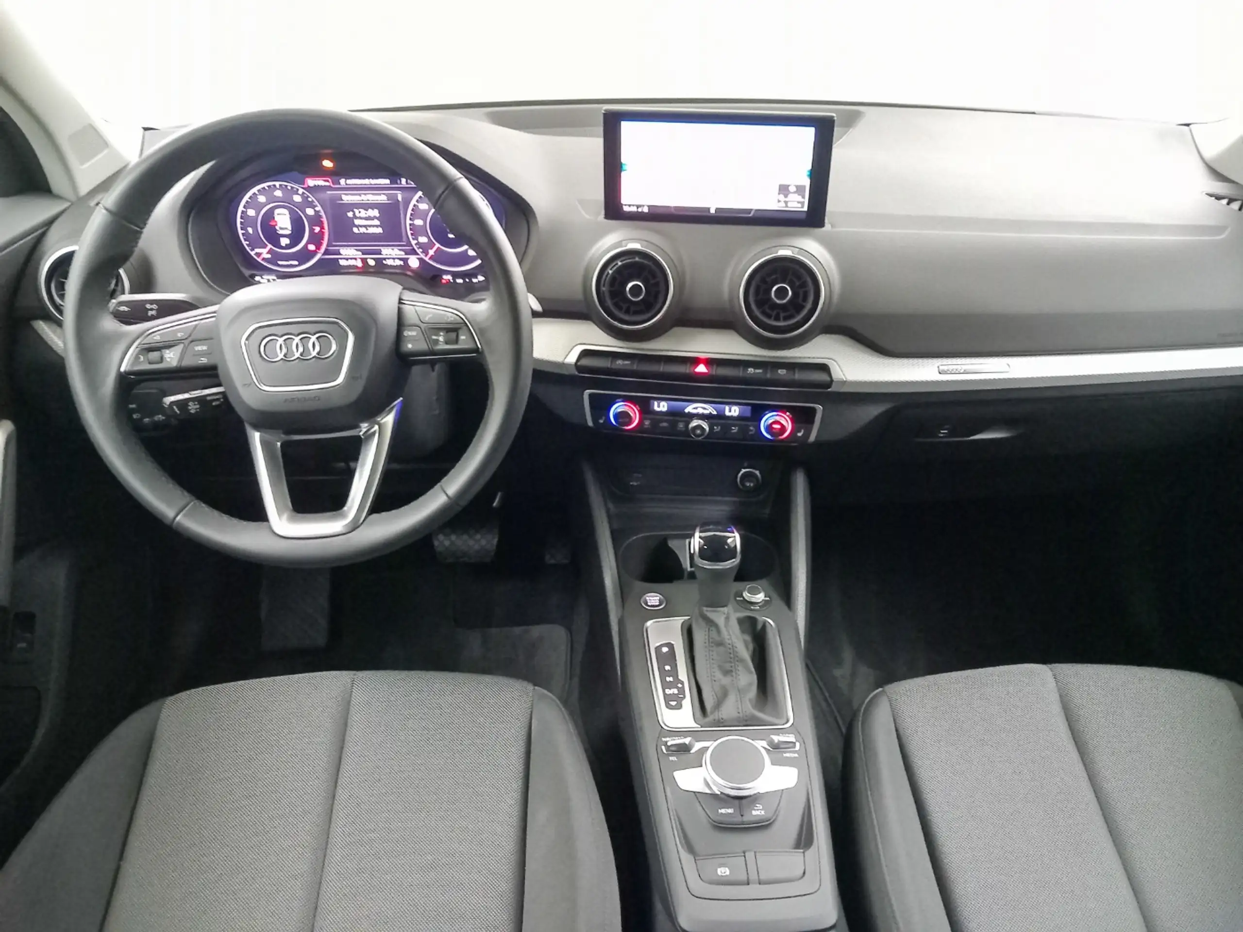 Audi - Q2