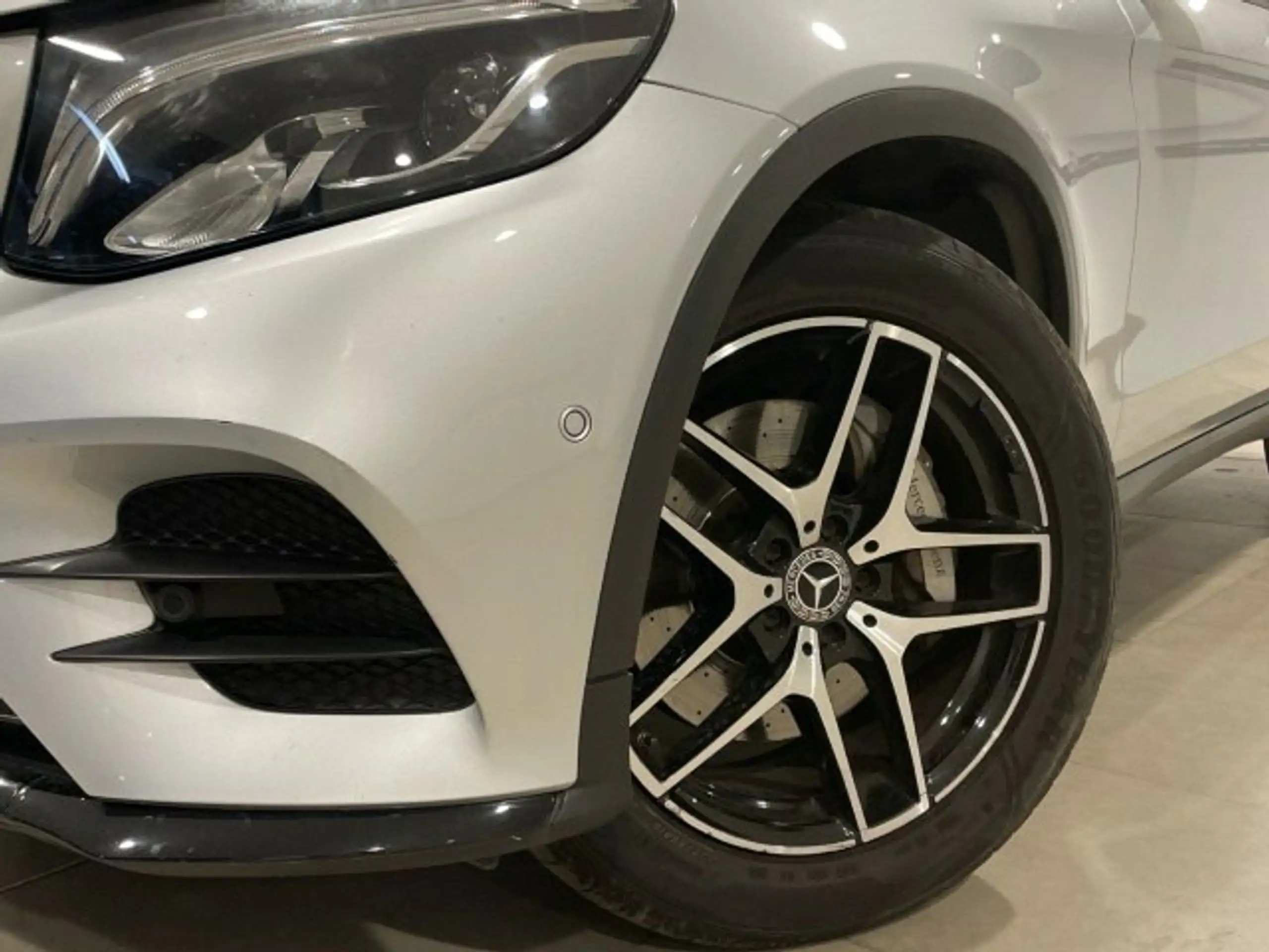 Mercedes-Benz - GLC 220