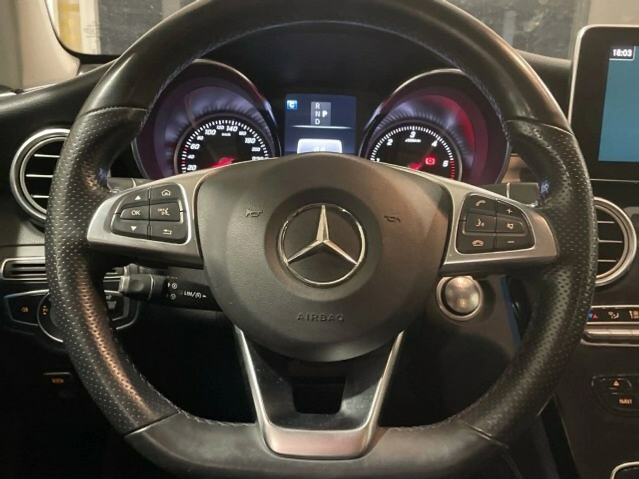 Mercedes-Benz - GLC 220