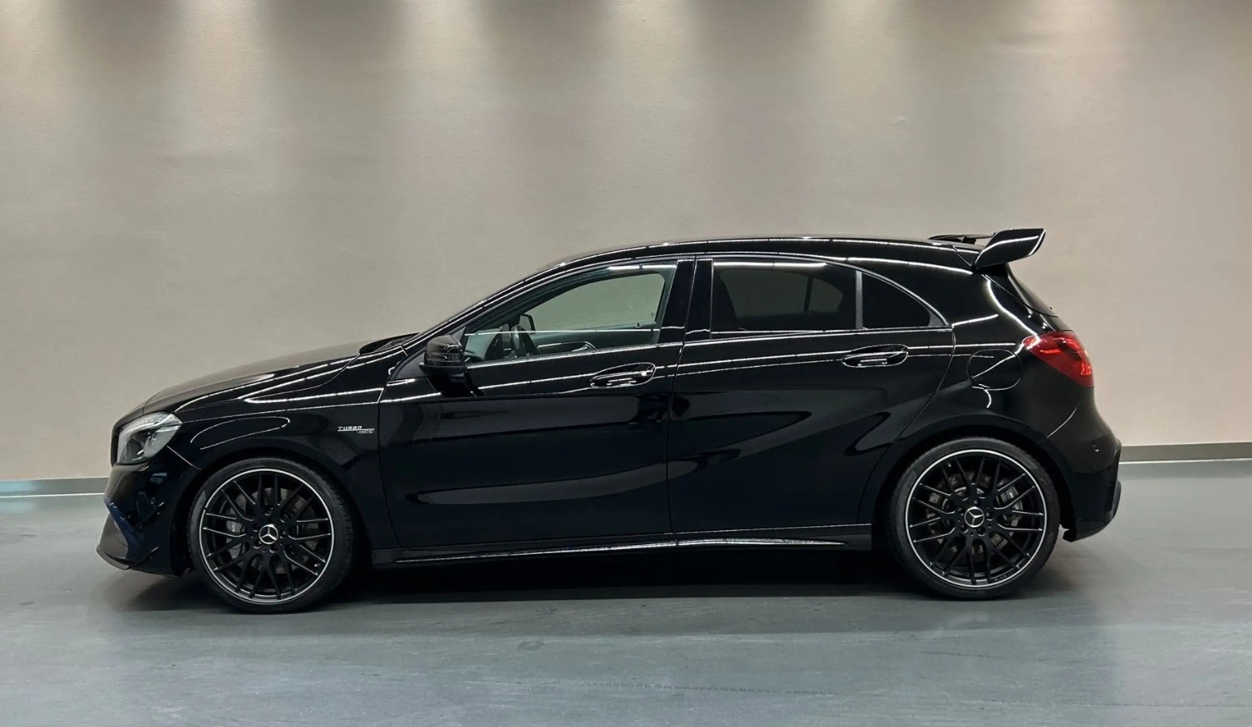 Mercedes-Benz - A 45 AMG