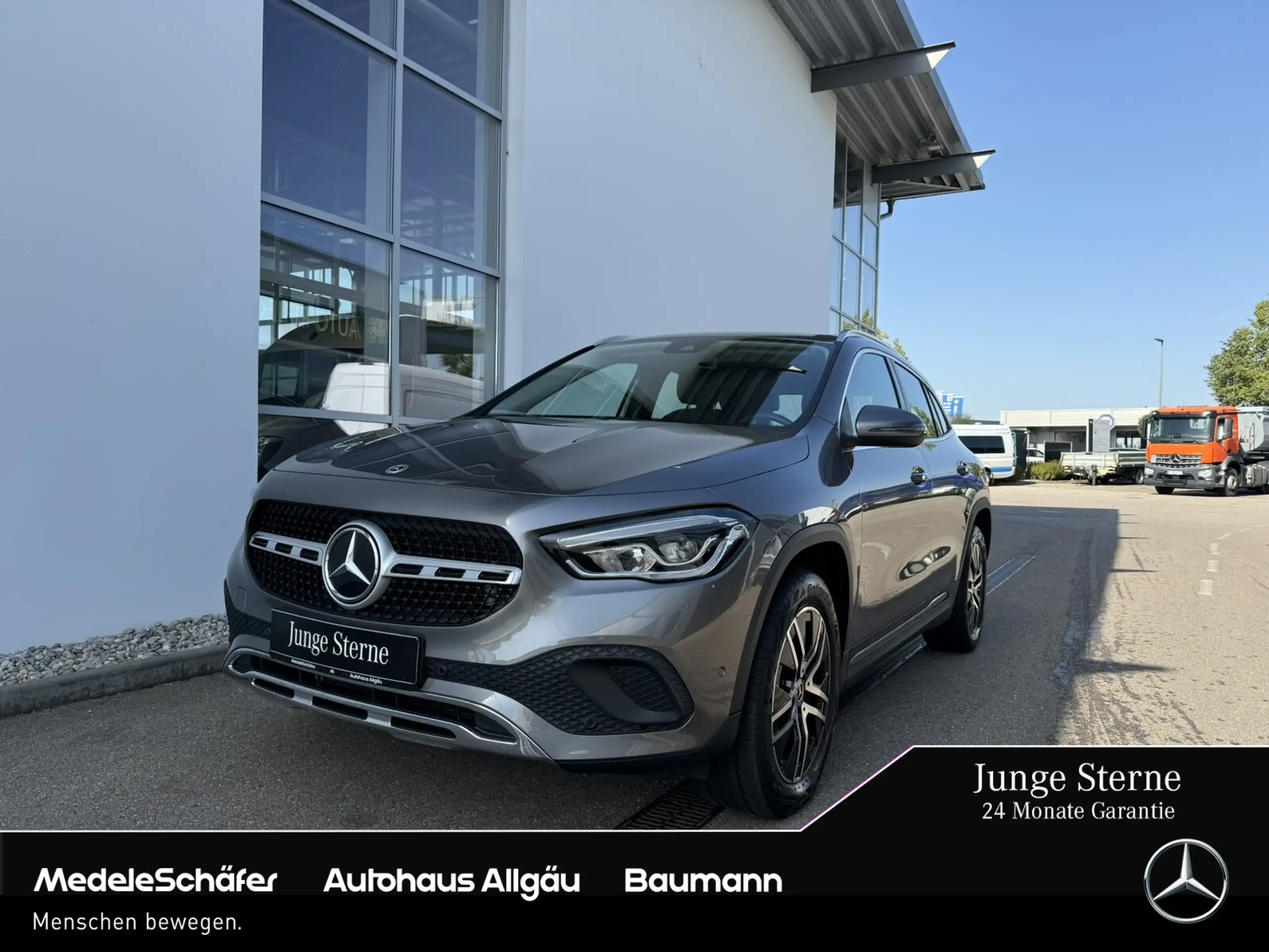 Mercedes-Benz - GLA 220