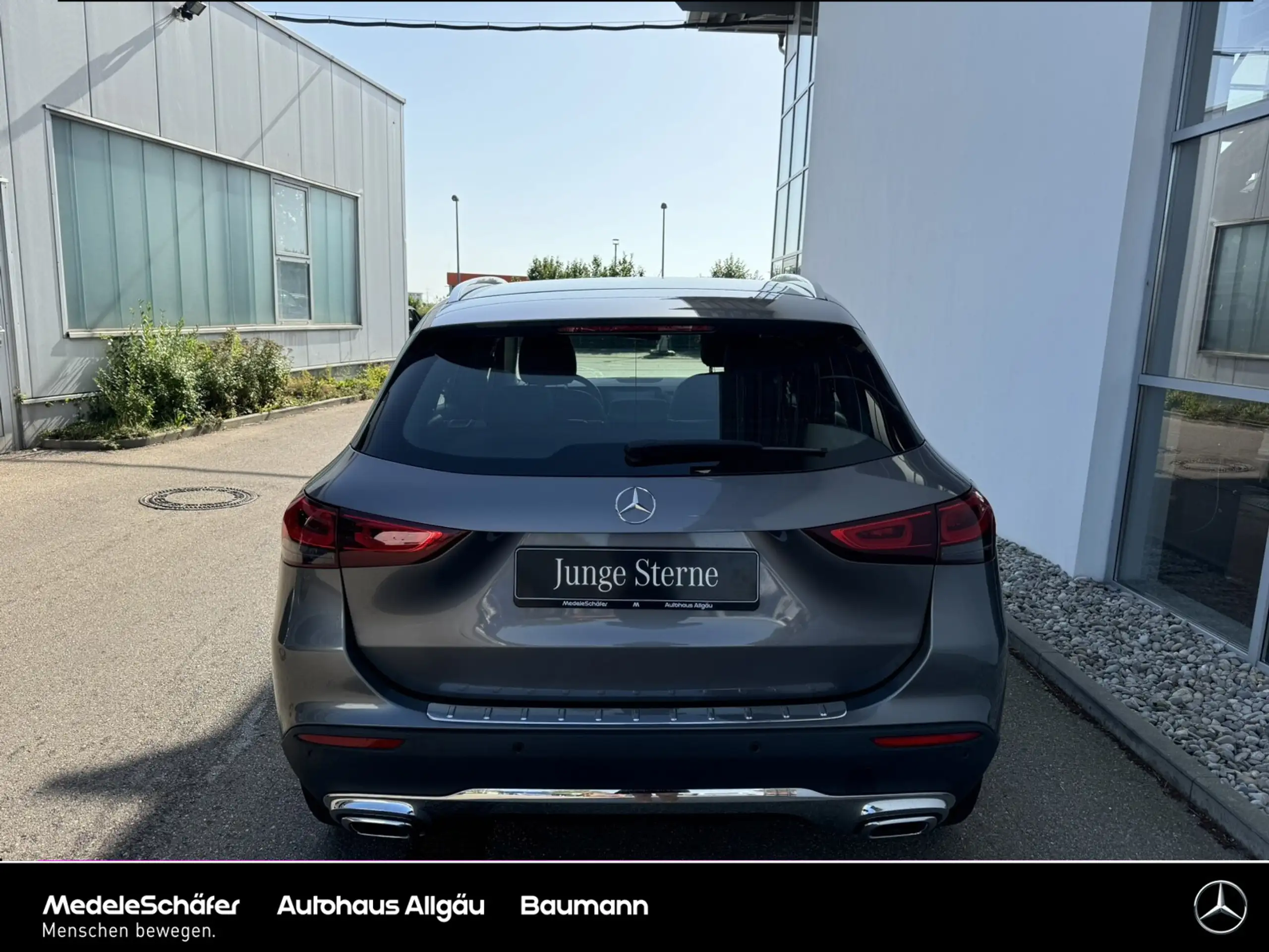 Mercedes-Benz - GLA 220