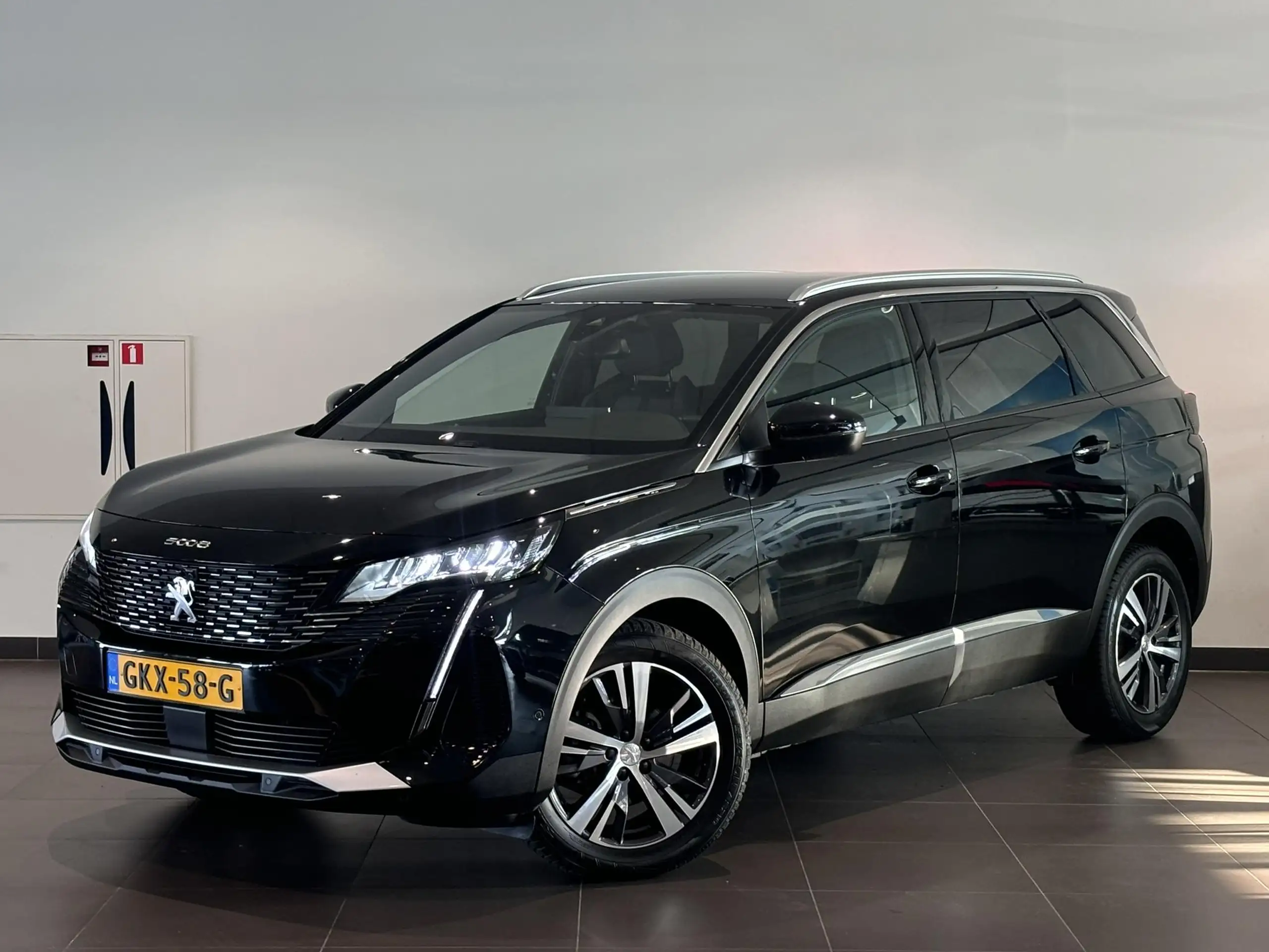 Peugeot - 5008