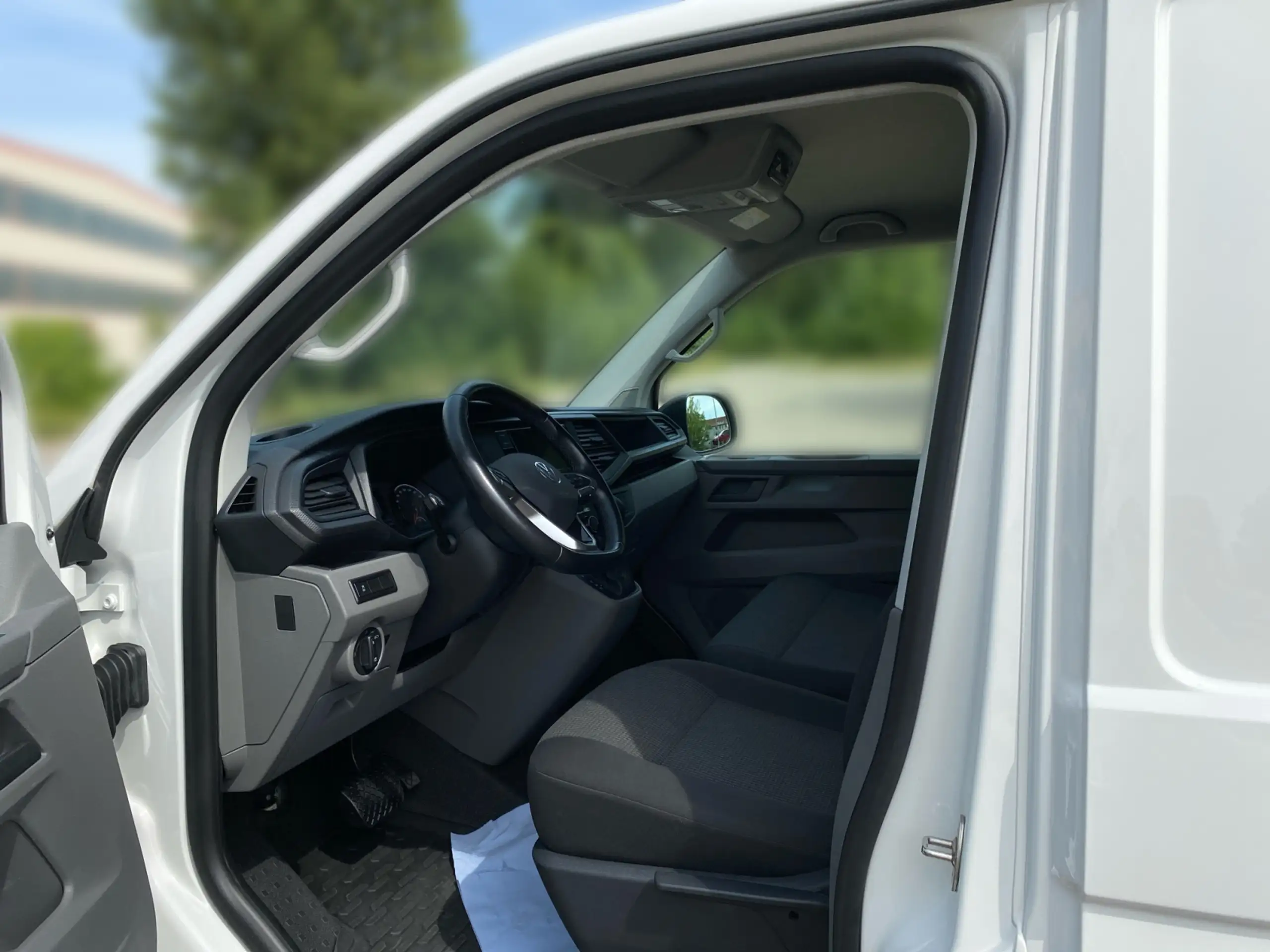 Volkswagen - T6.1 Transporter