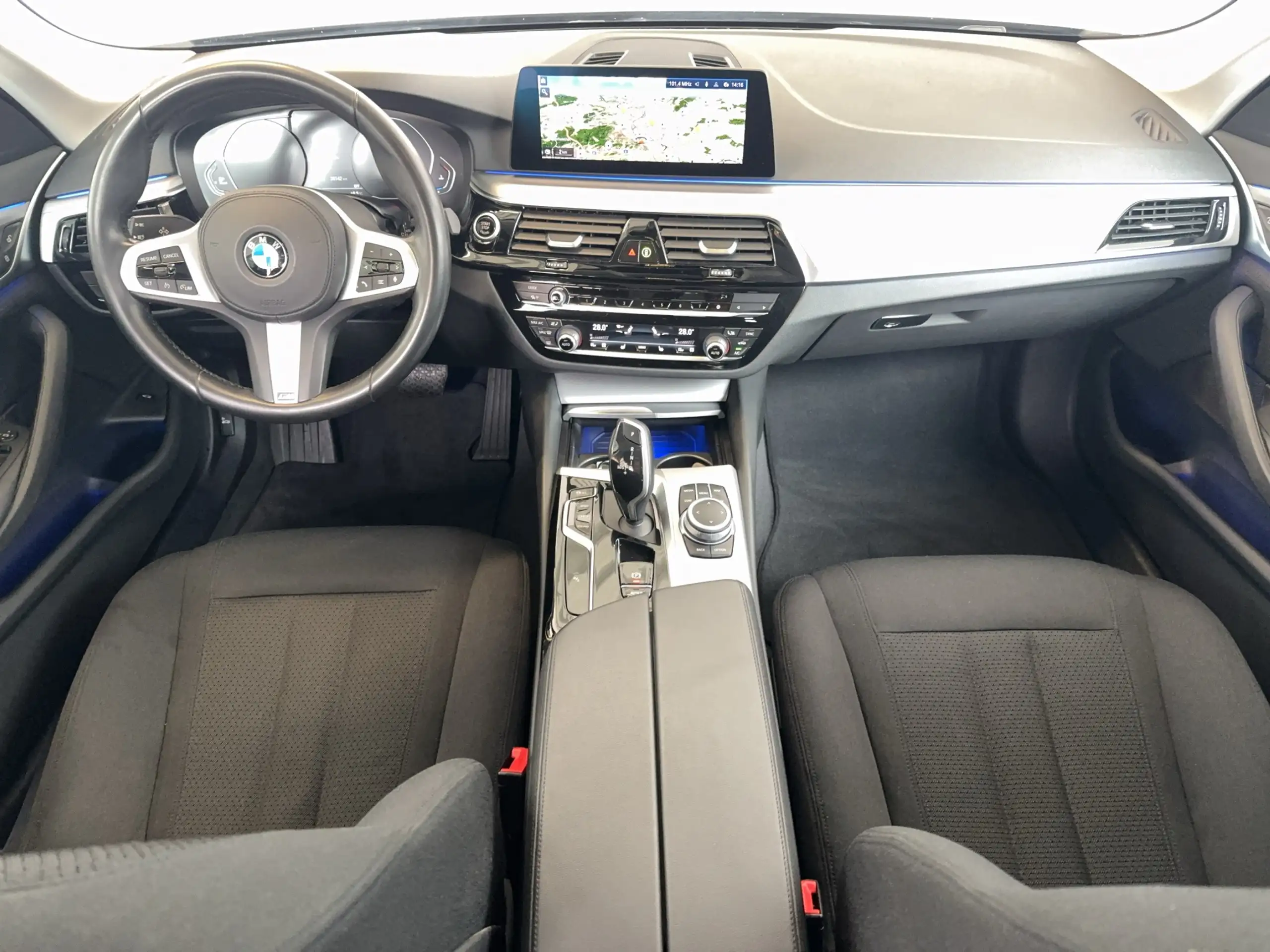 BMW - 520