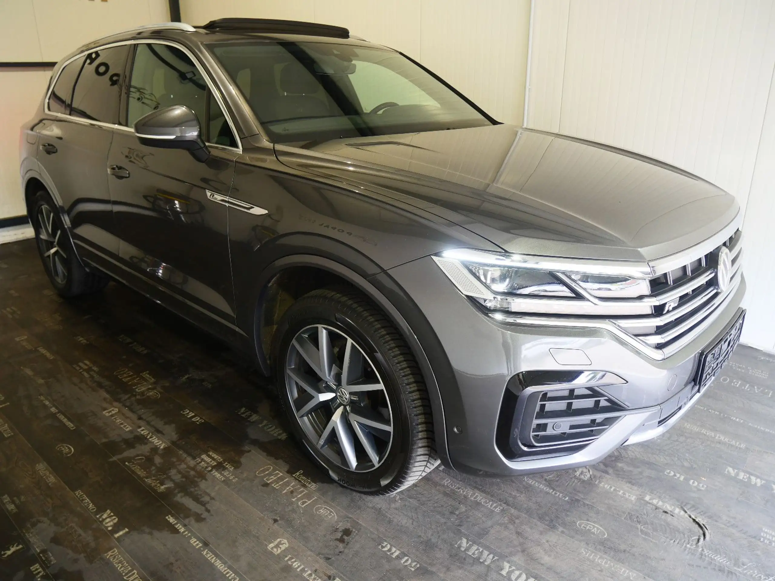 Volkswagen - Touareg