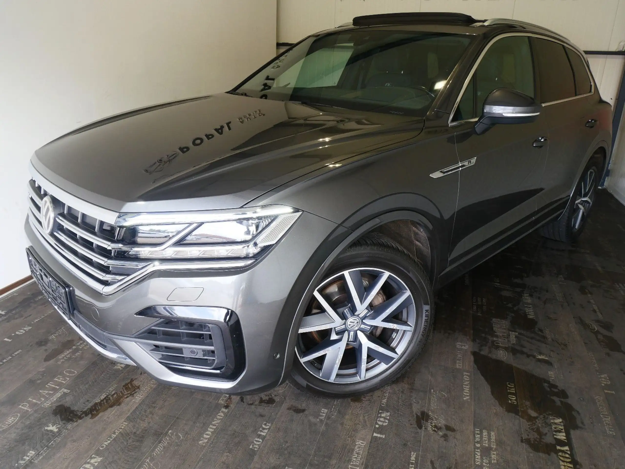 Volkswagen - Touareg