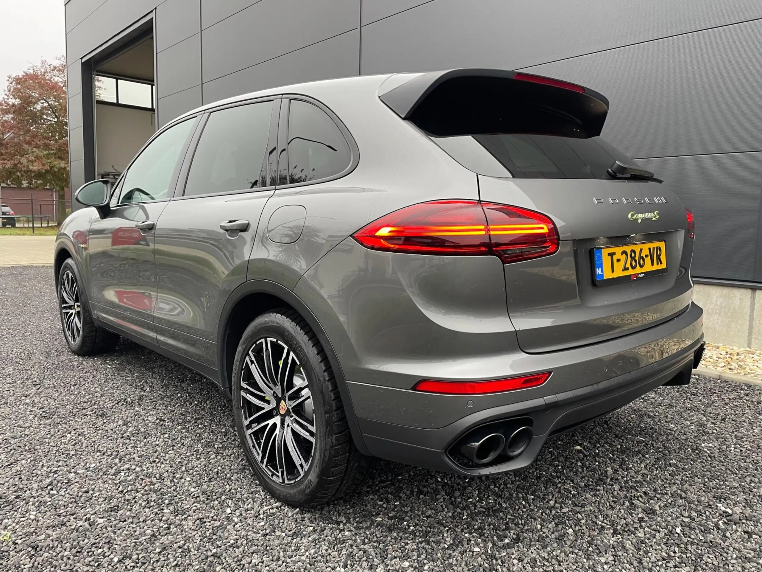 Porsche - Cayenne