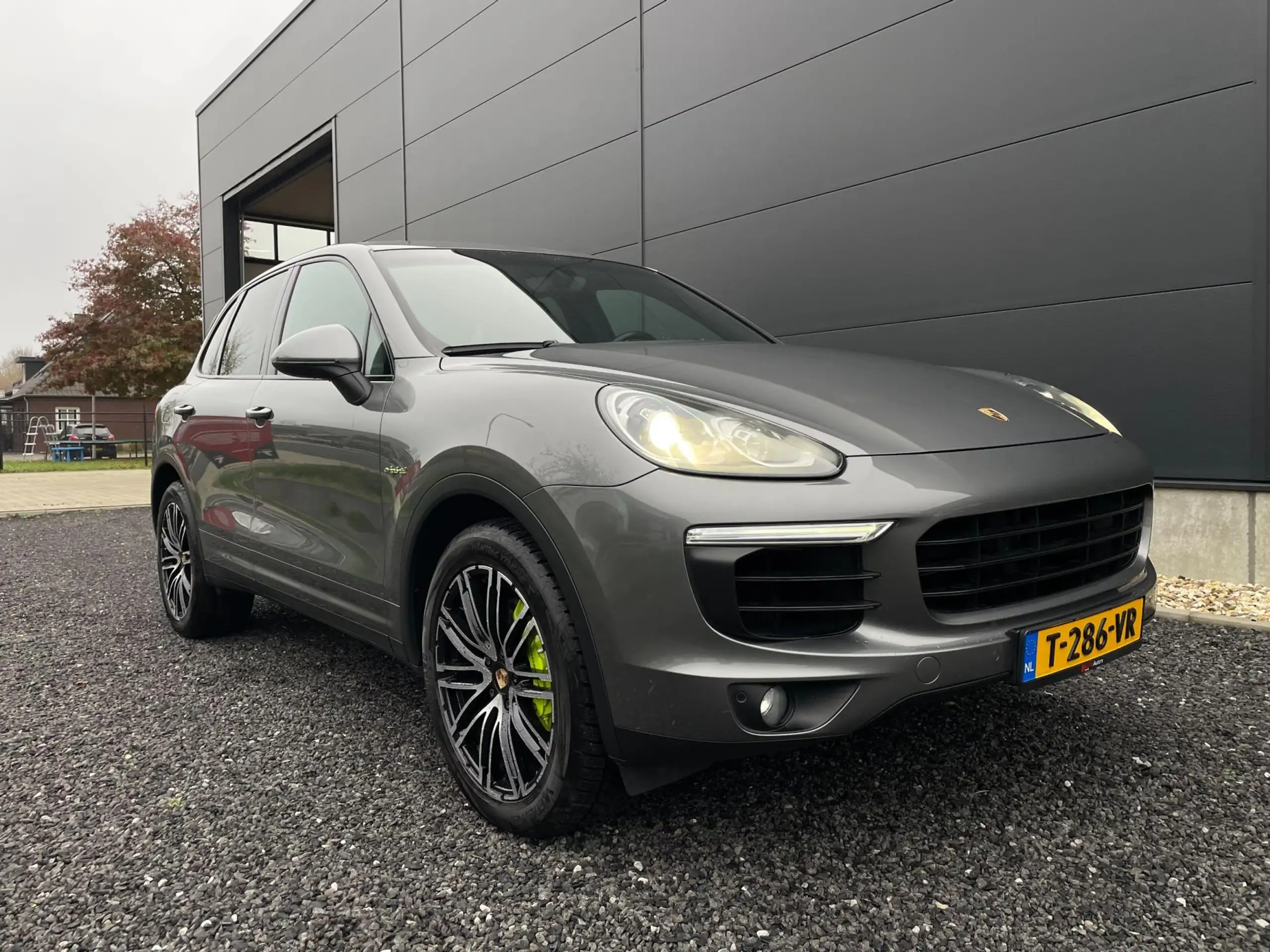 Porsche - Cayenne