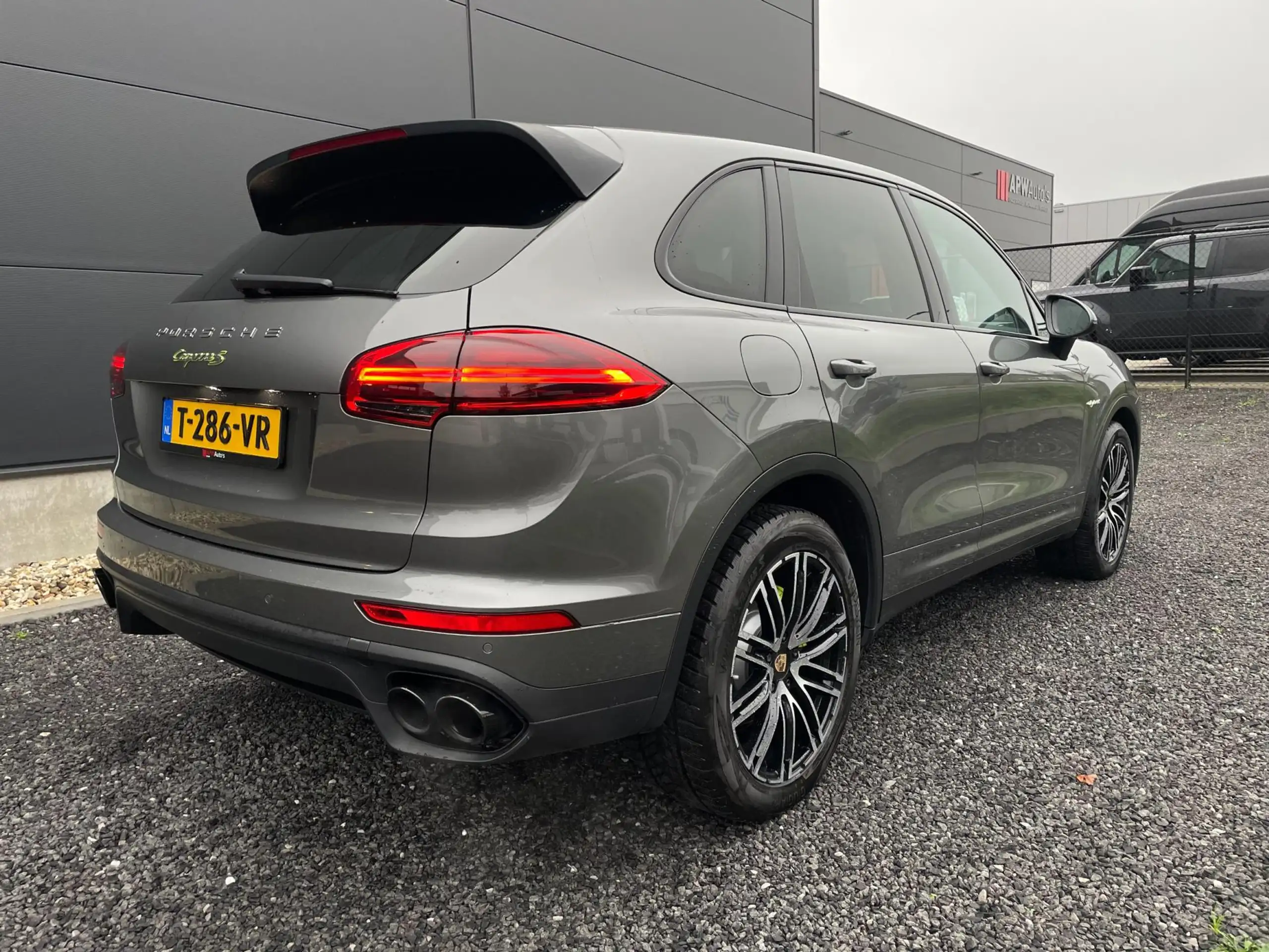 Porsche - Cayenne