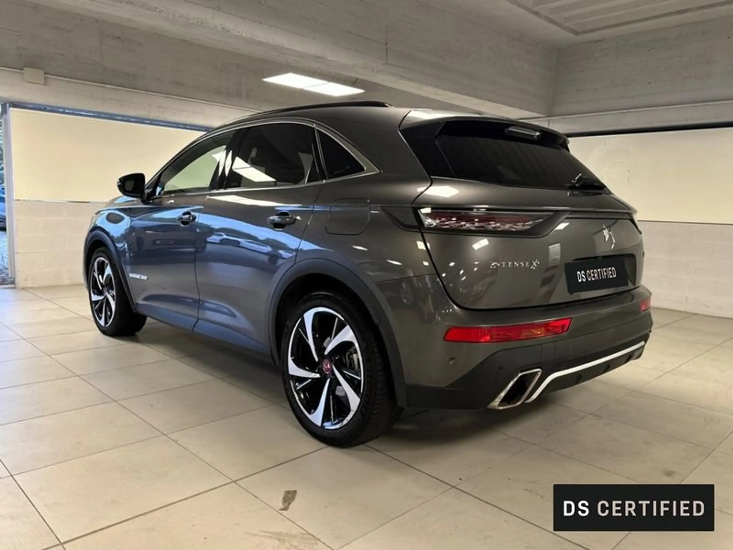 DS Automobiles - DS 7 Crossback