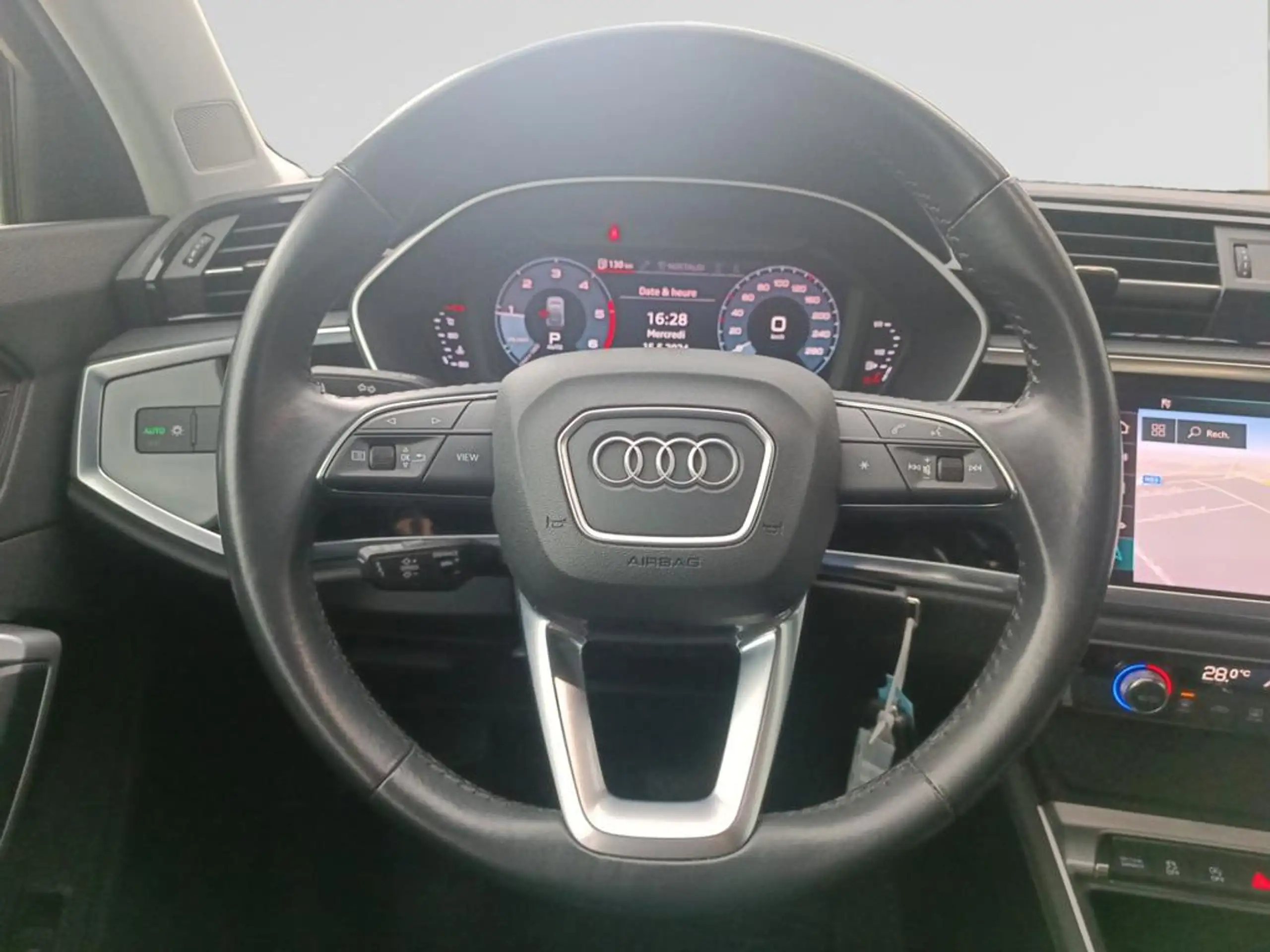 Audi - Q3