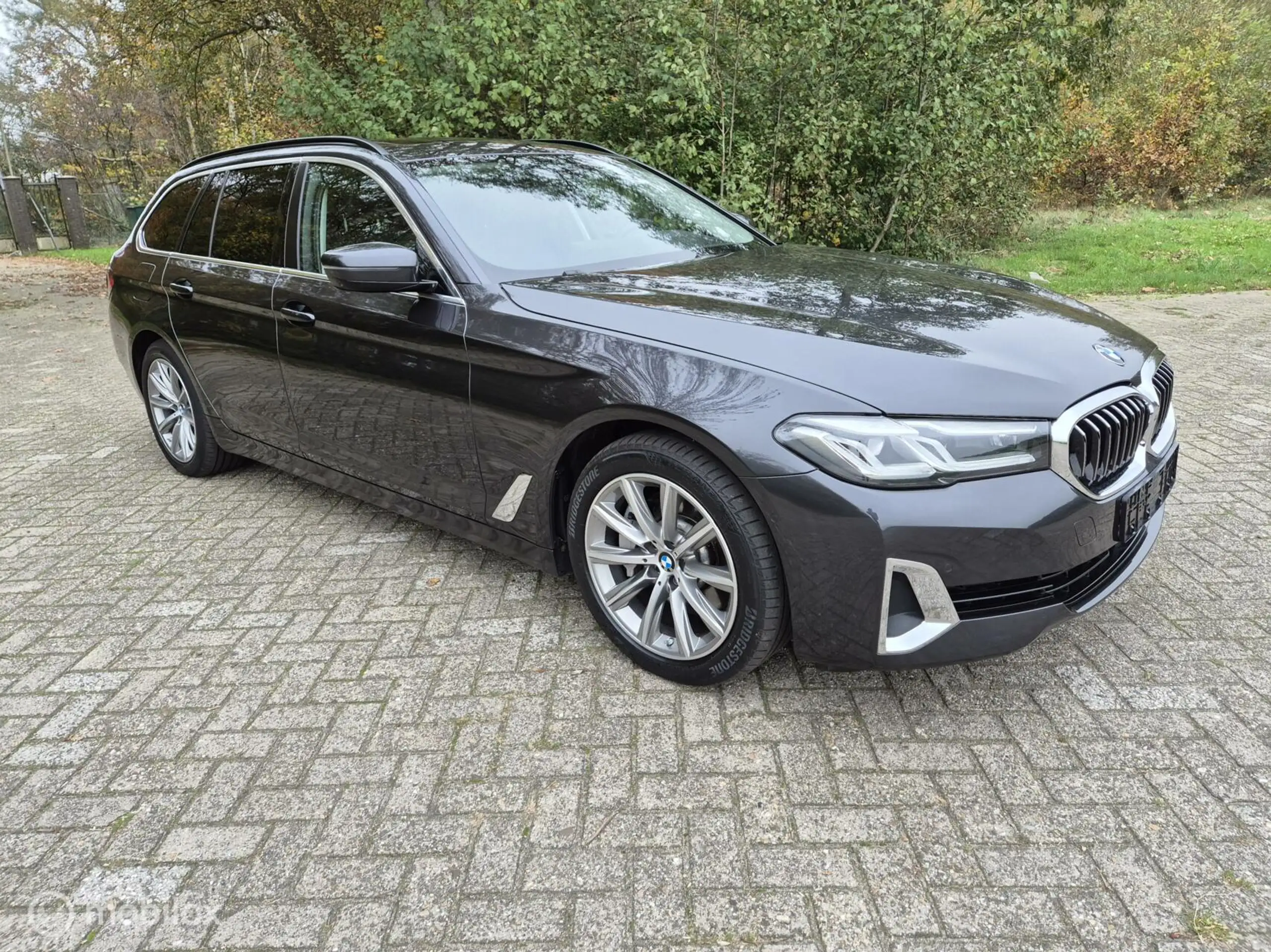 BMW - 530