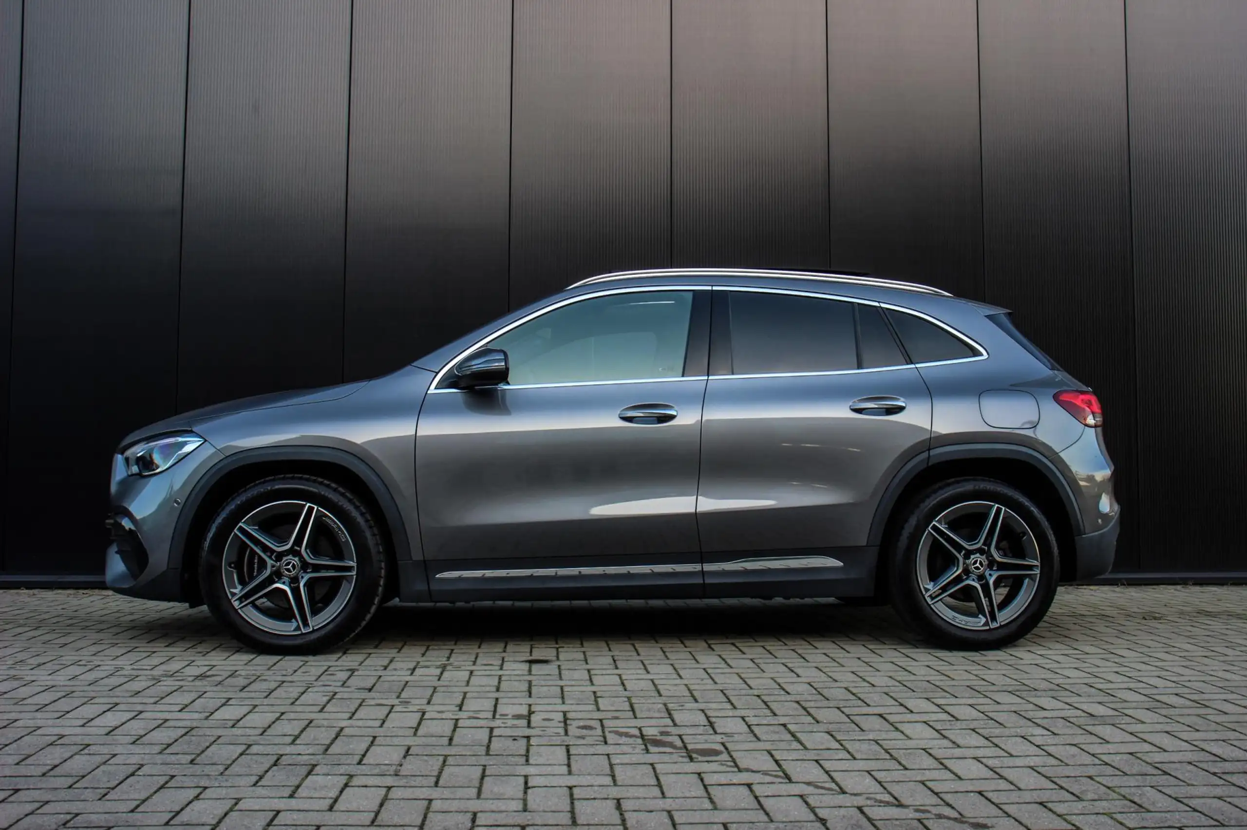 Mercedes-Benz - GLA 200