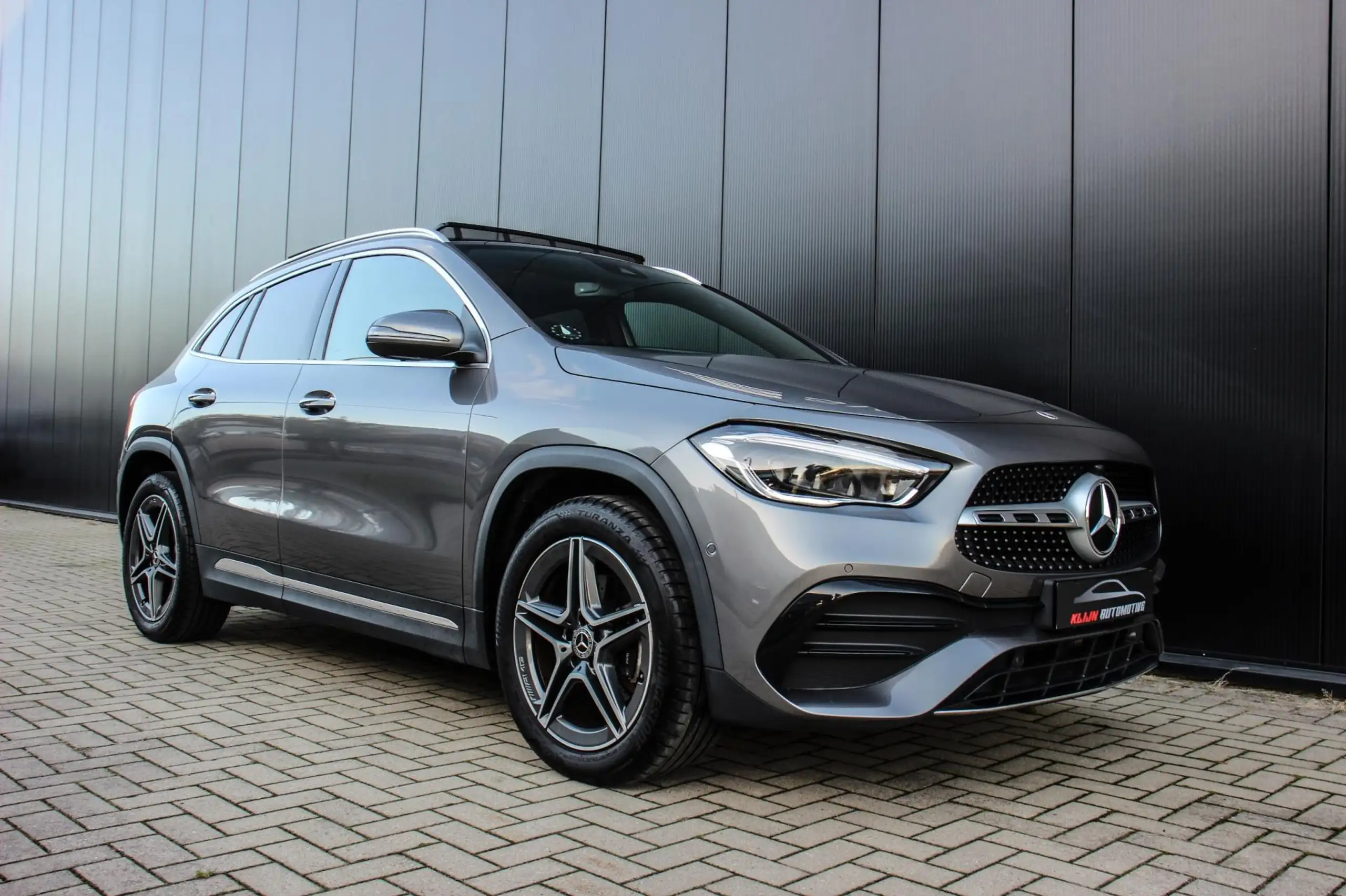 Mercedes-Benz - GLA 200