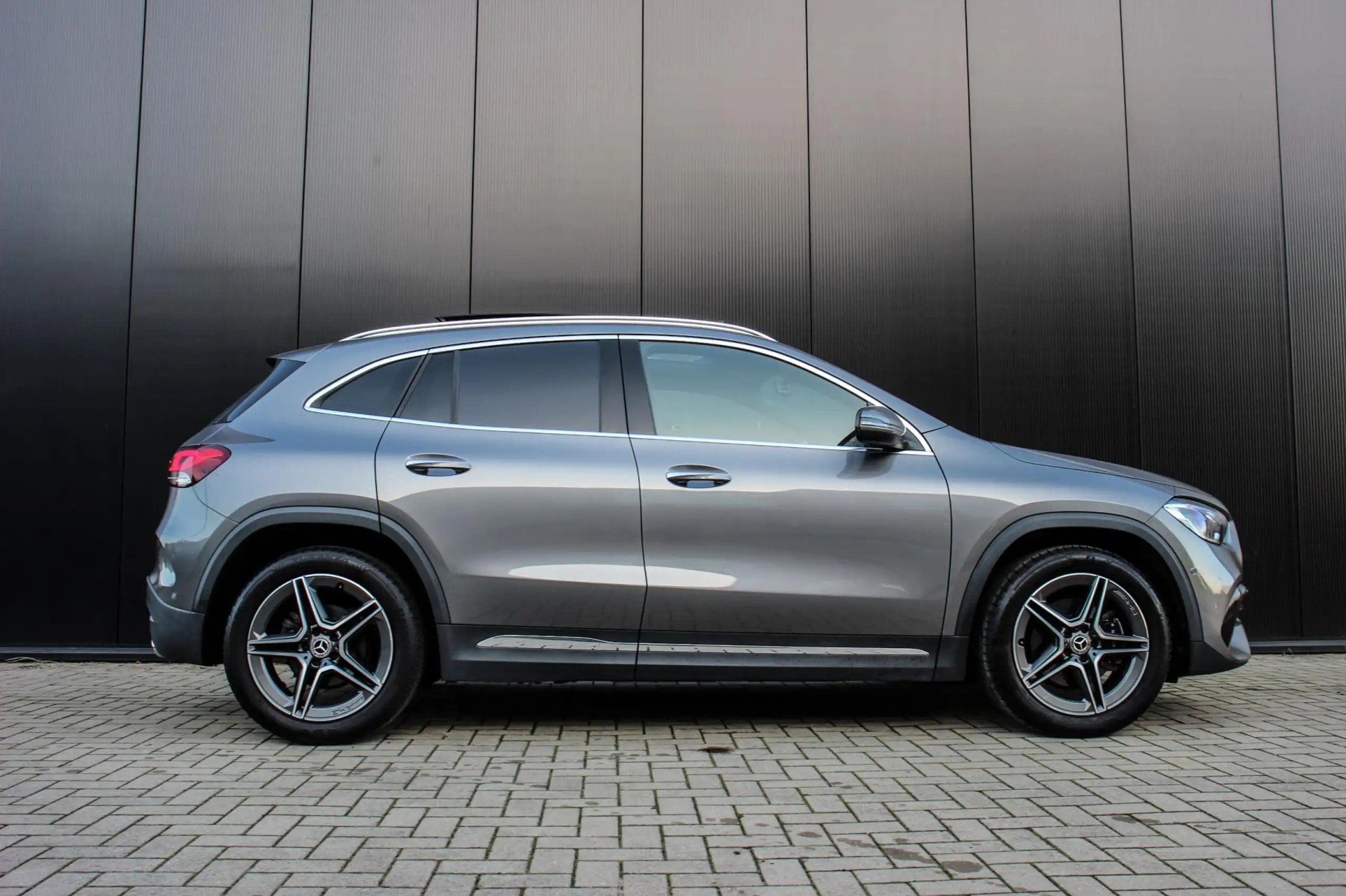 Mercedes-Benz - GLA 200