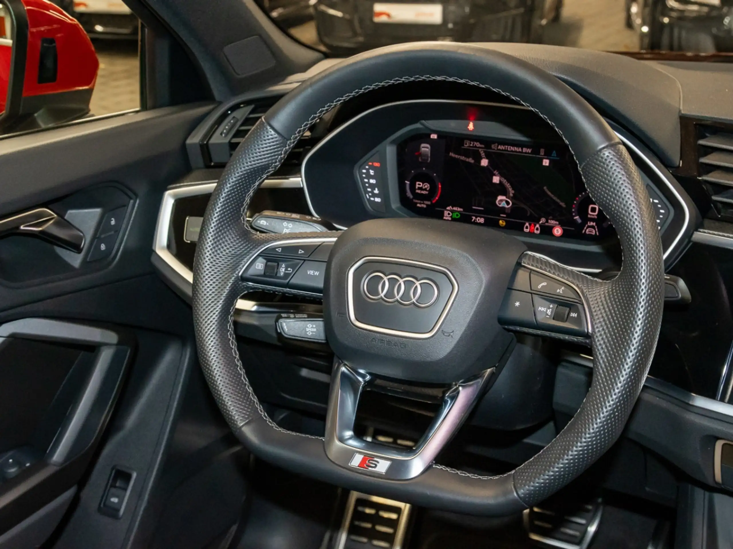 Audi - Q3