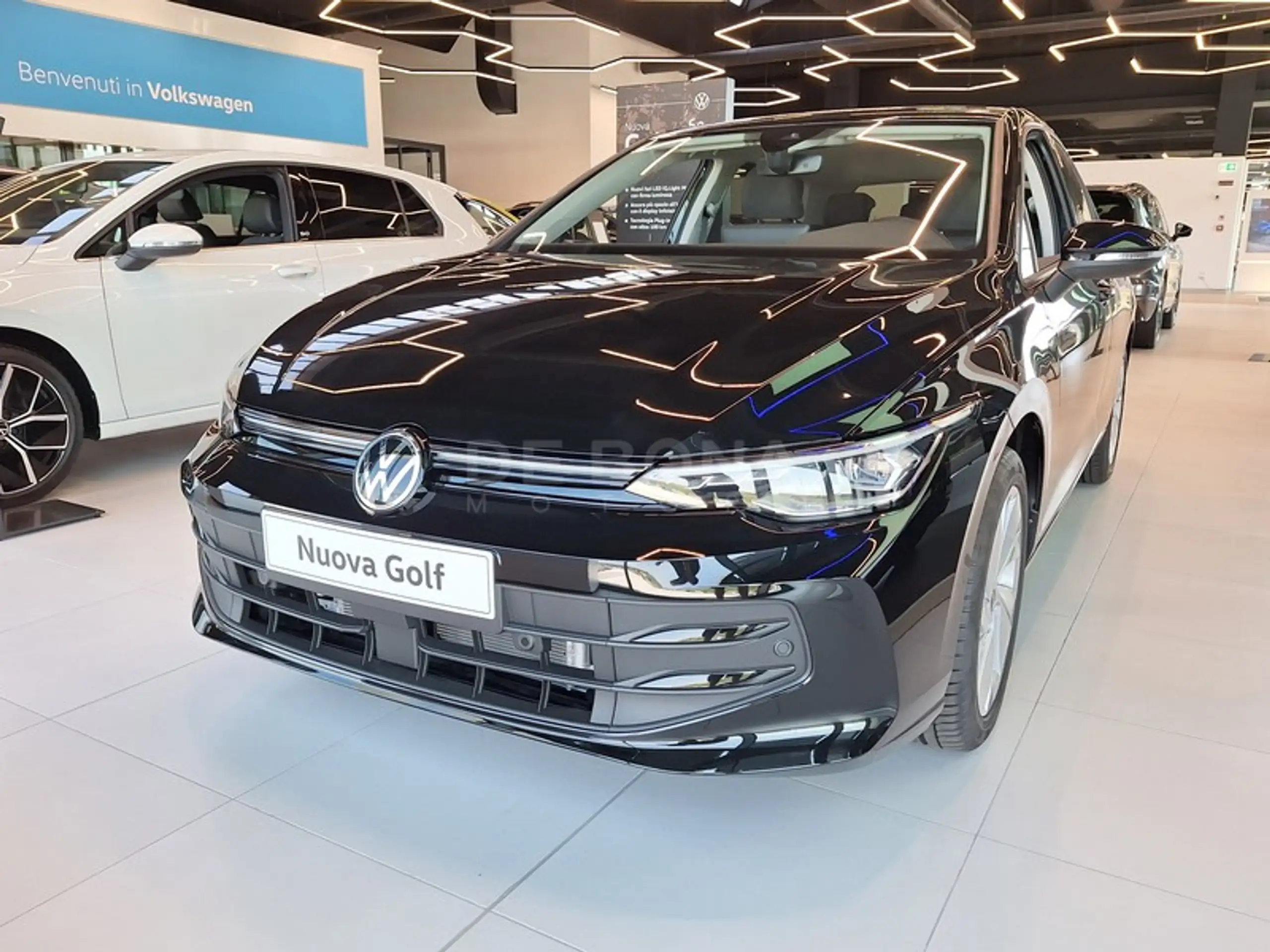 Volkswagen - Golf